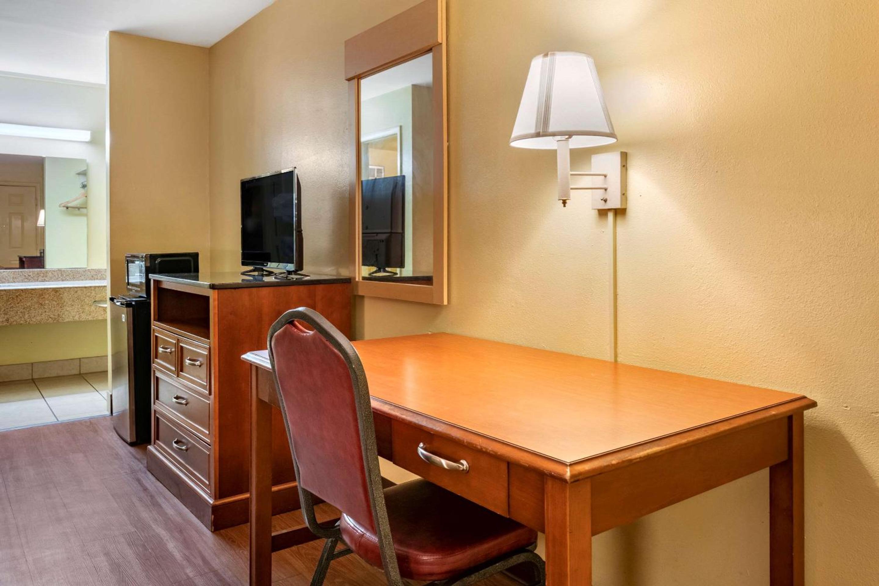Double Room with Two Double Beds - Non-Smoking photo 2