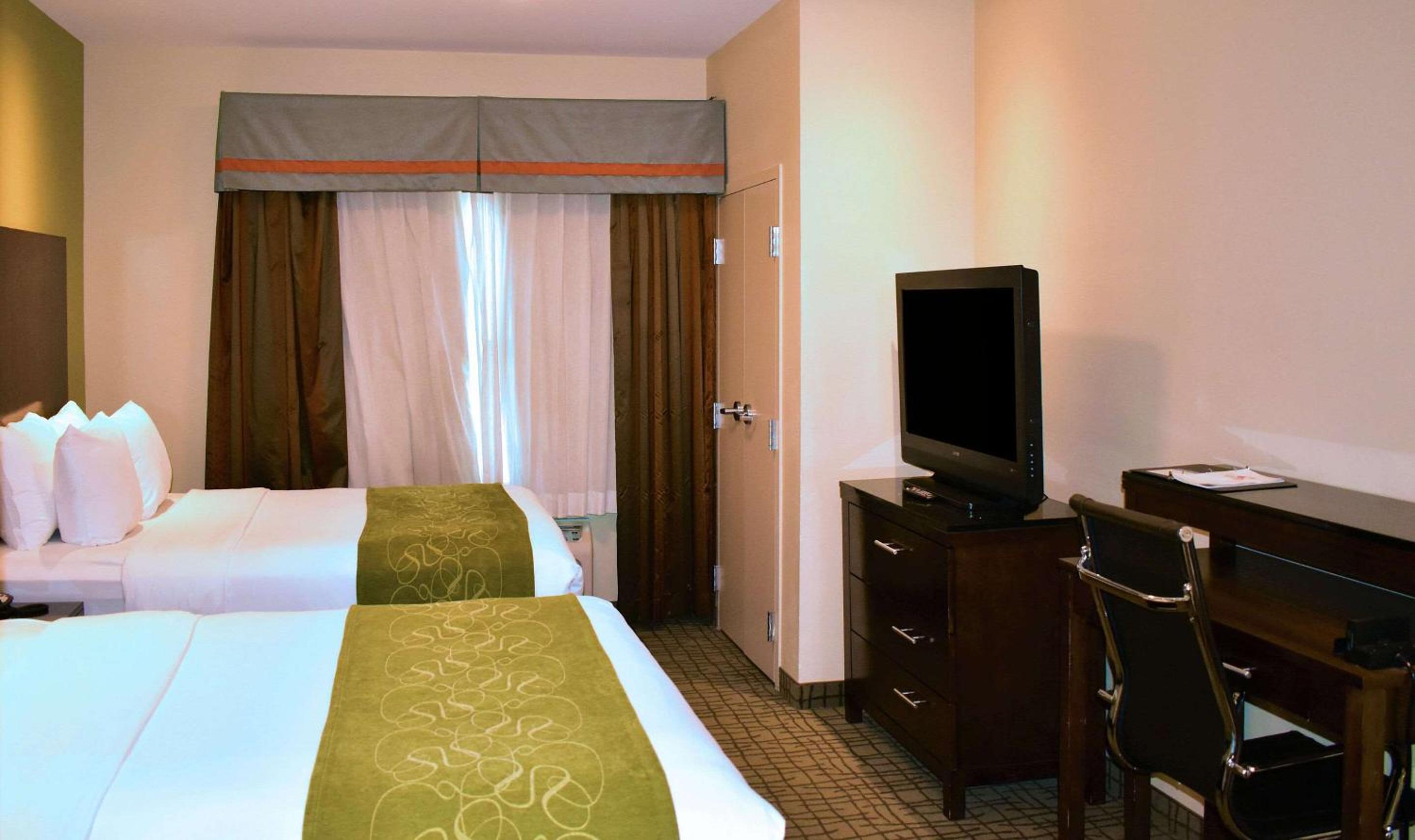  Queen Suite with Two Queen Beds  photo 1