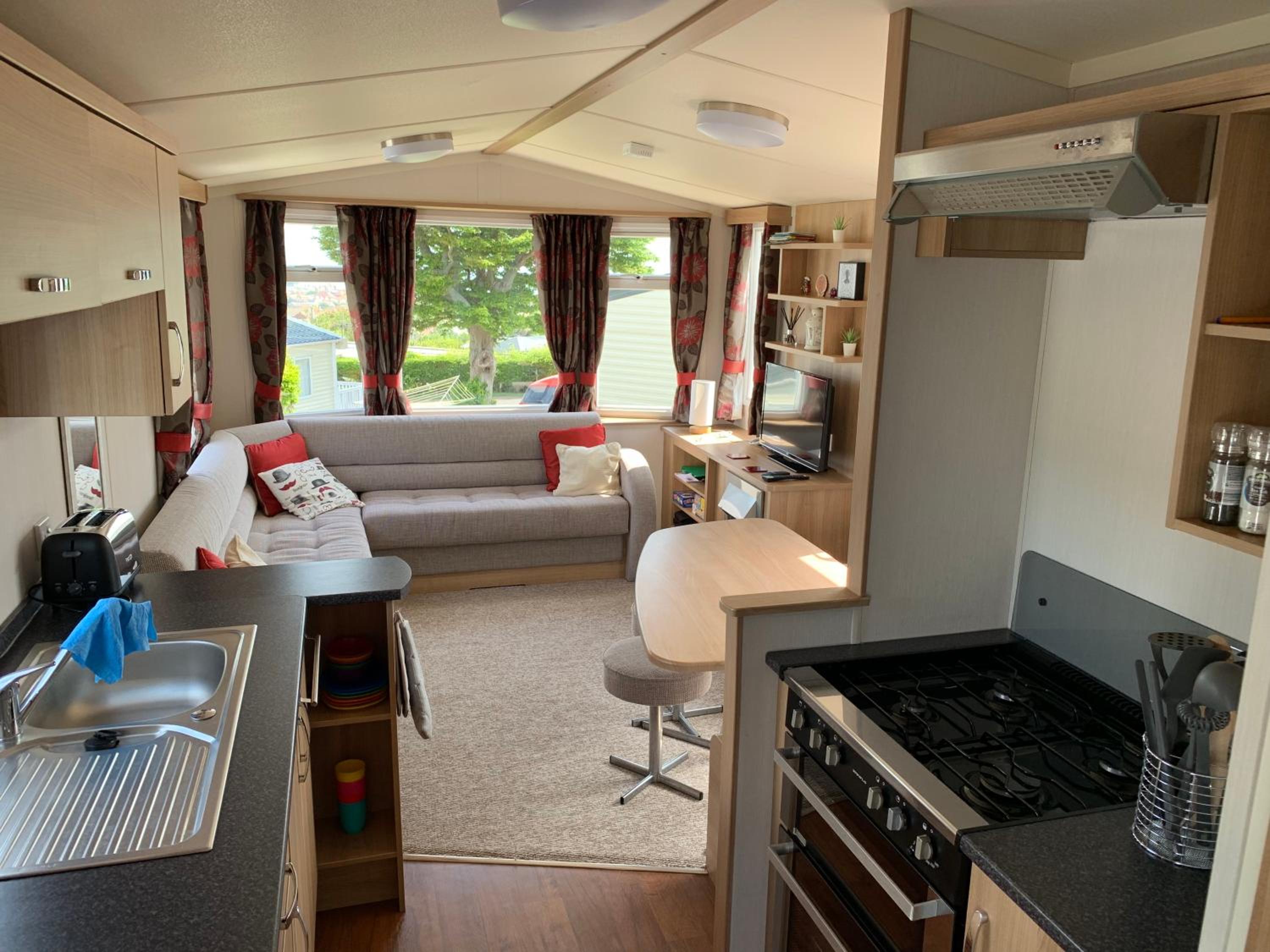4 Berth Comfort Caravan Pet Free photo 3
