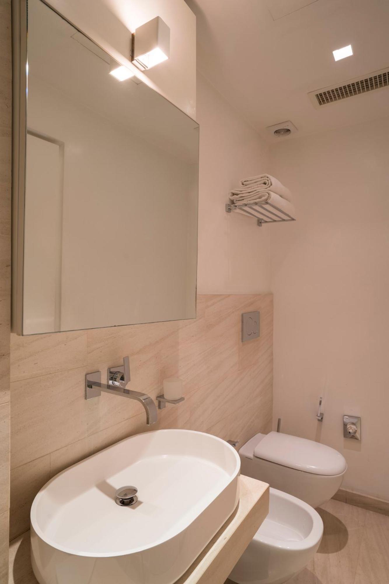 Executive Suite with Spa Bath photo 3