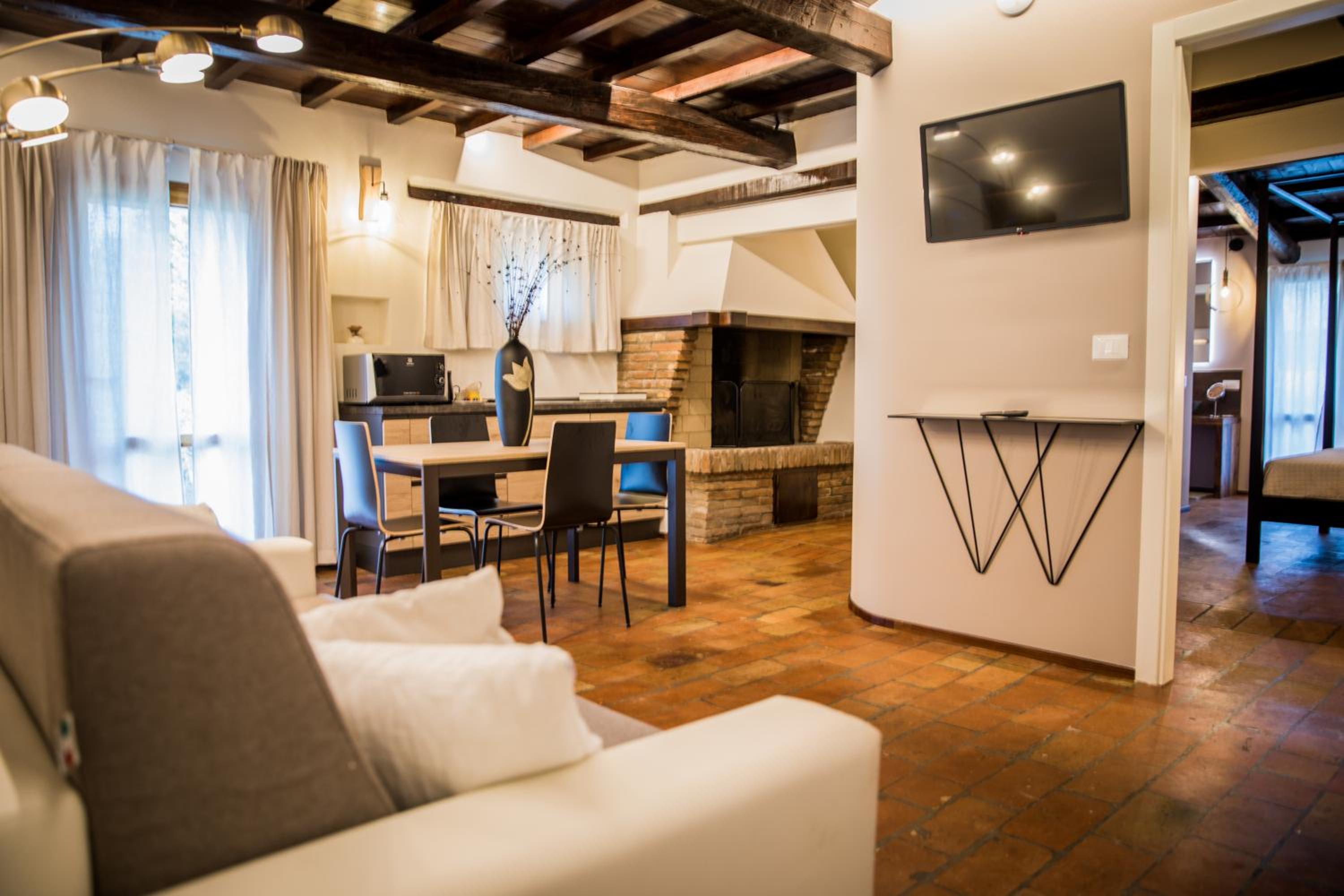 Villa with Private Pool - Photo 29