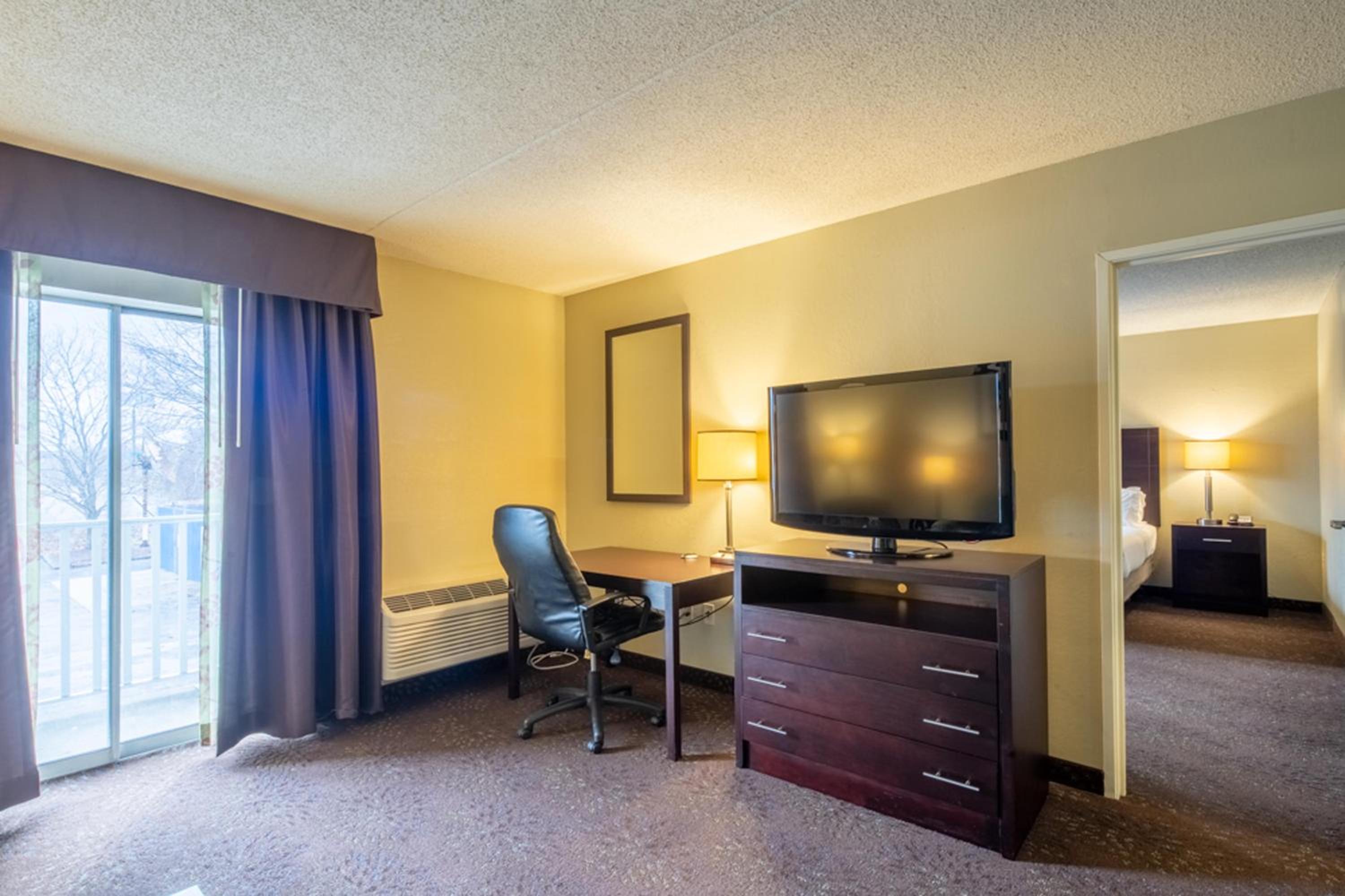 King Suite - Photo 1