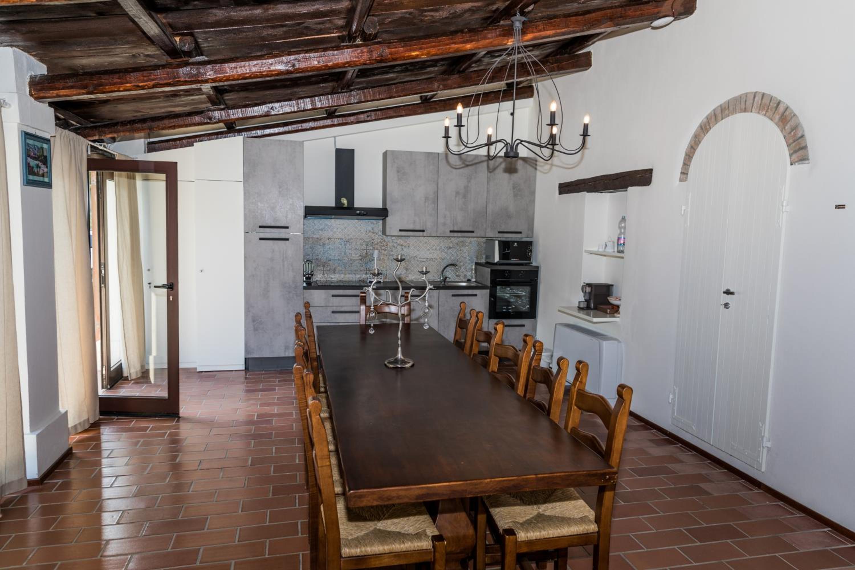 Villa with Private Pool - Photo 34