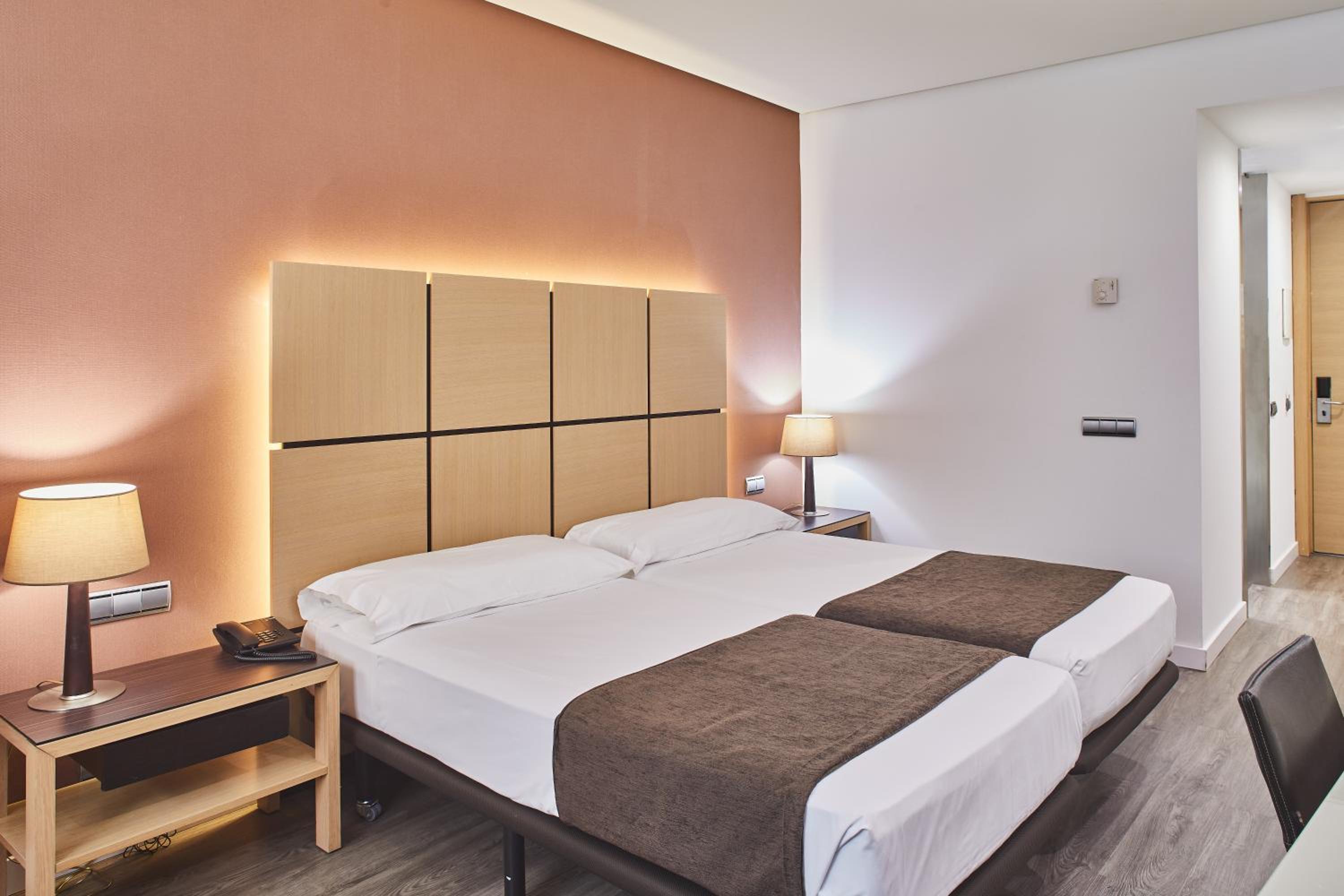 Comfort Double or Twin Room thumbnail 6