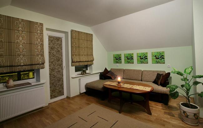 Žalioji street 34 - Three-Bedroom Apartment - Photo 1
