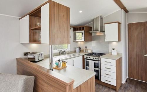 2 Bed Superior Caravan photo 3