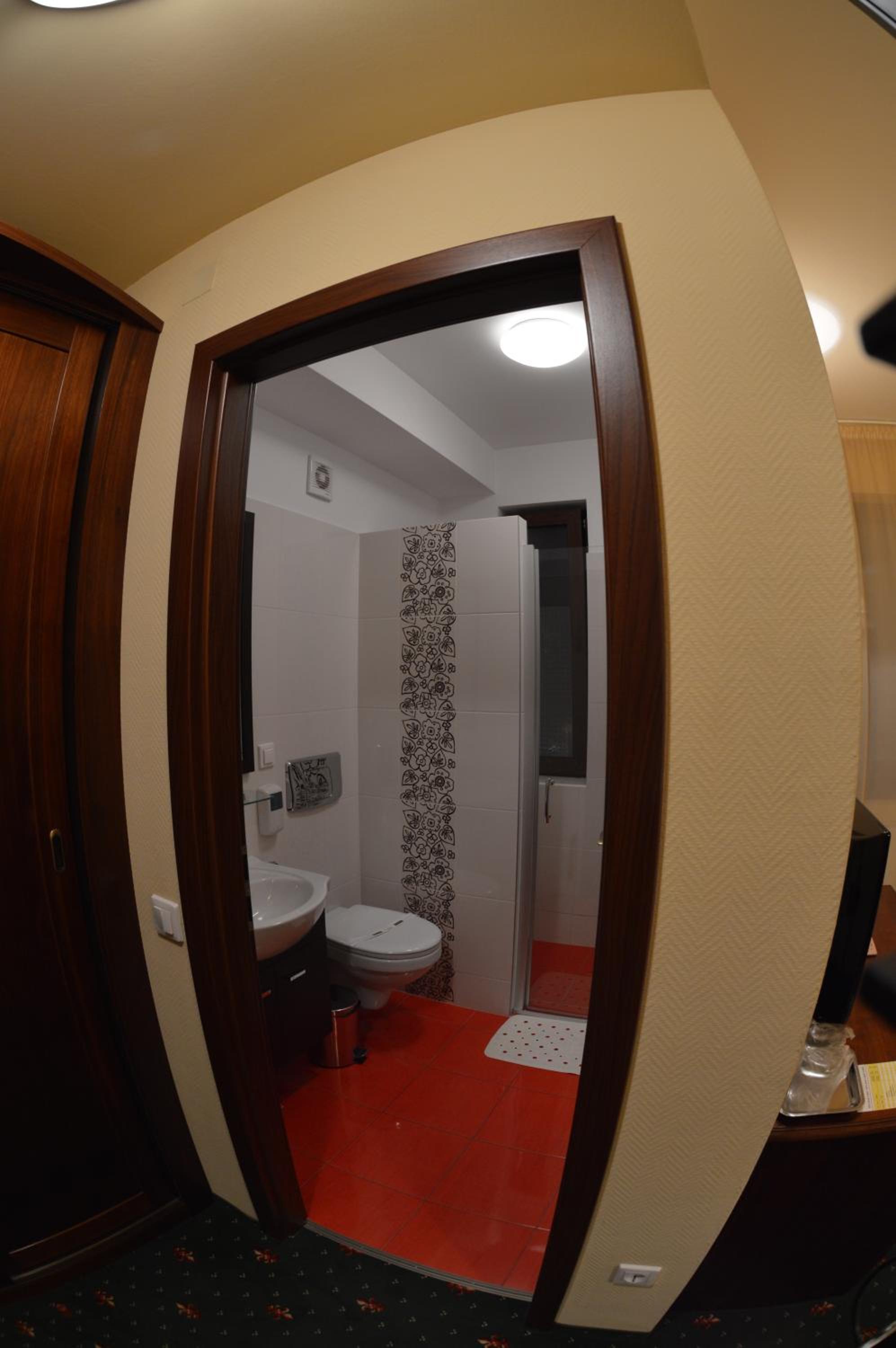 Twin Room - Photo 3