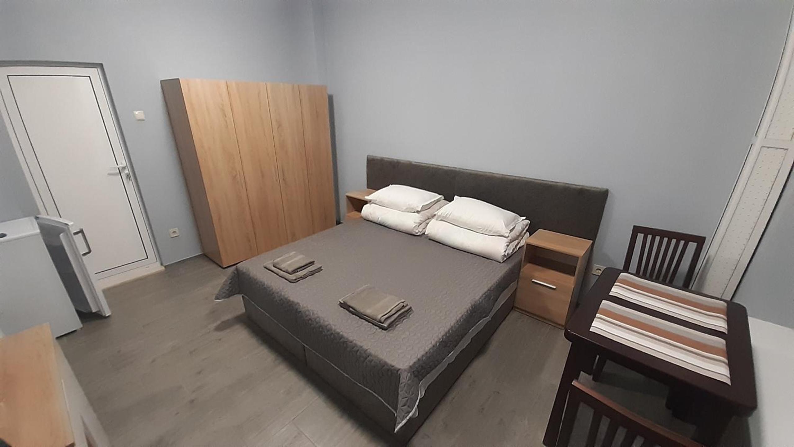 Double Room - Photo 7