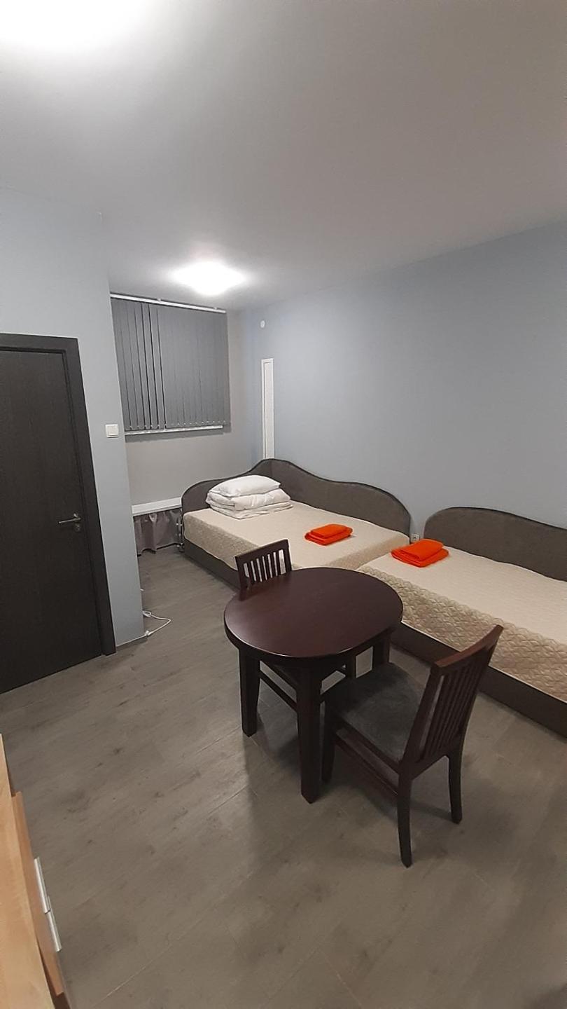 Twin Room - Photo 10