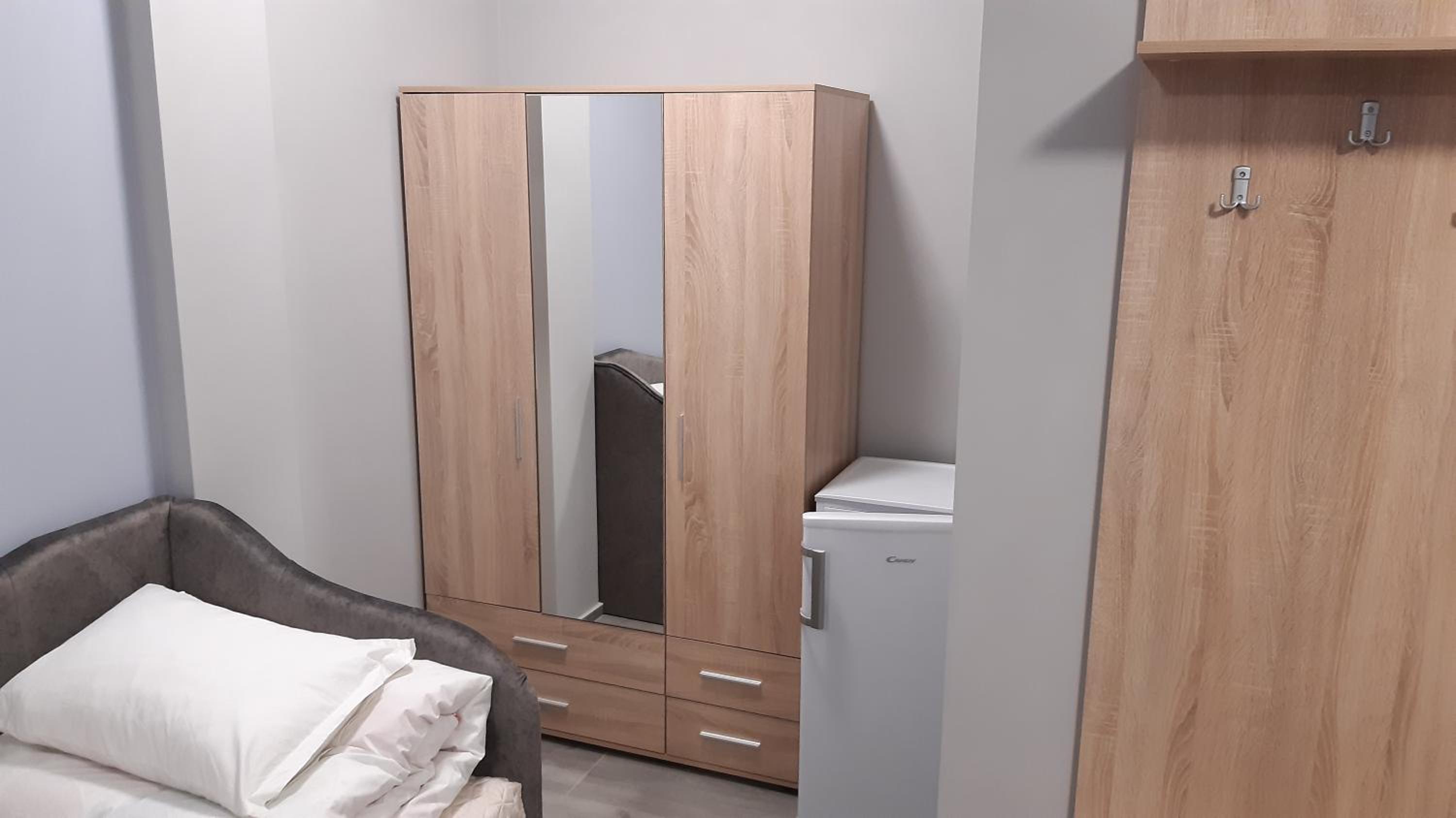 Twin Room - Photo 3