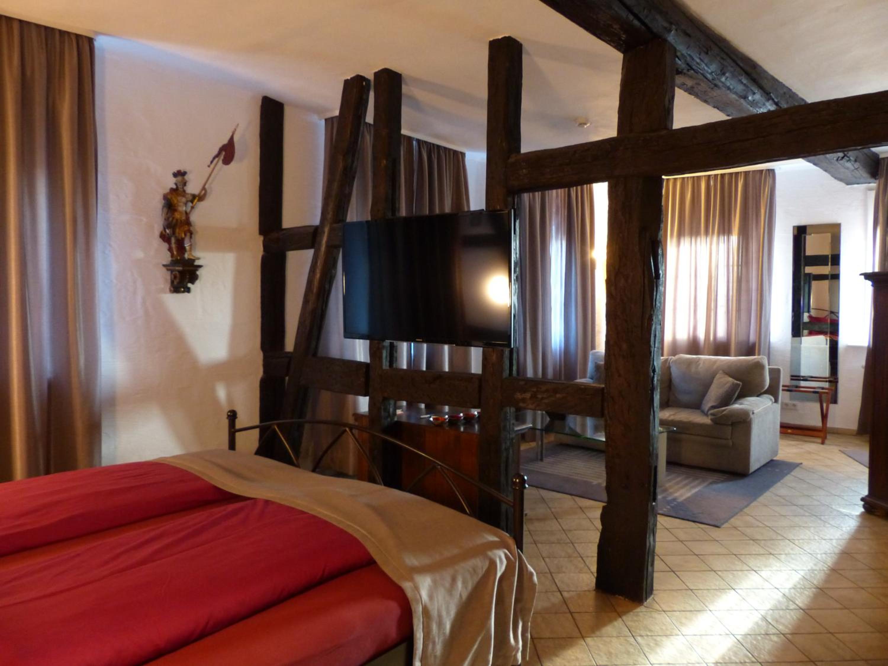 Superior Suite - Photo 5