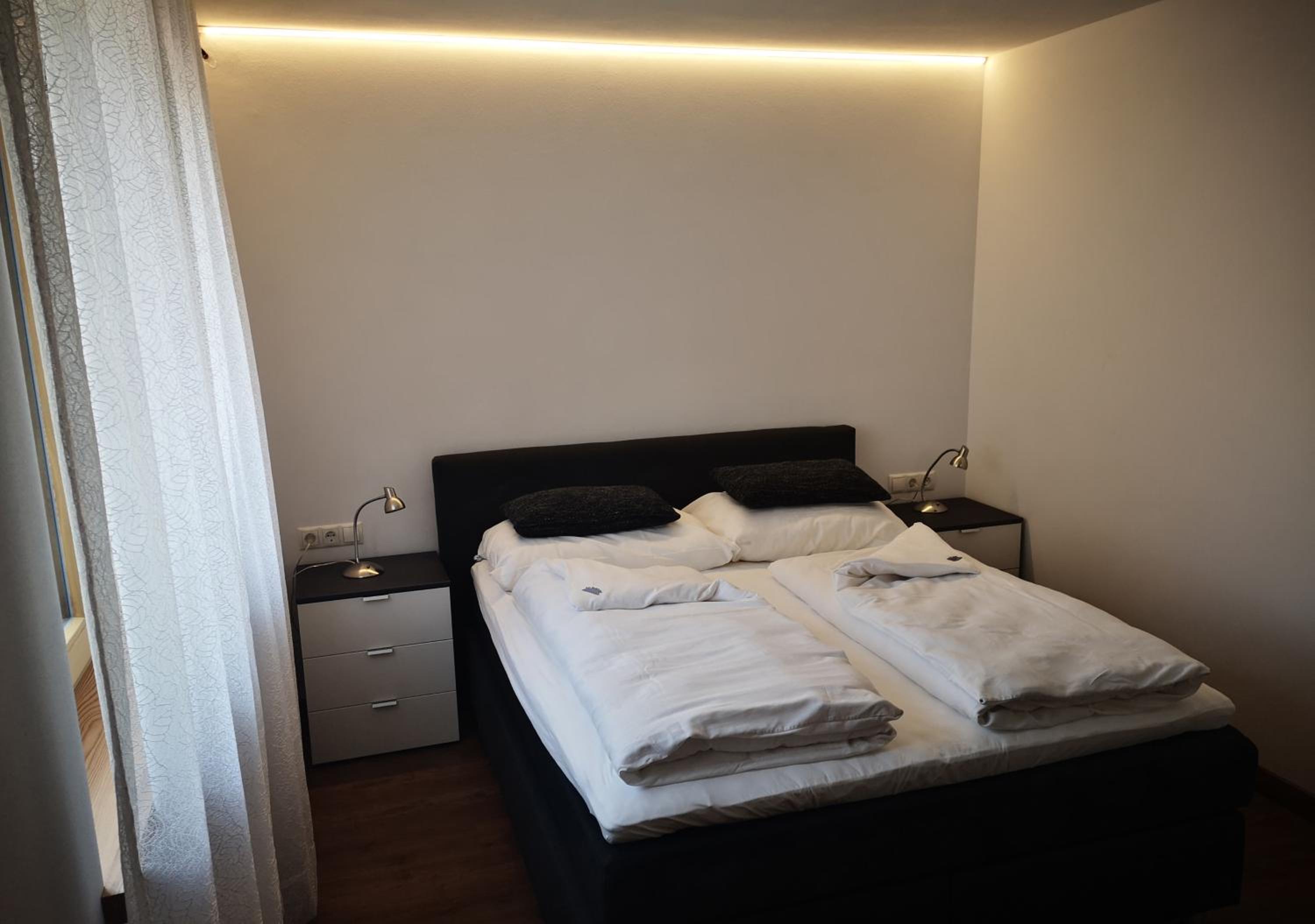Apartment with Balcony - Photo 2