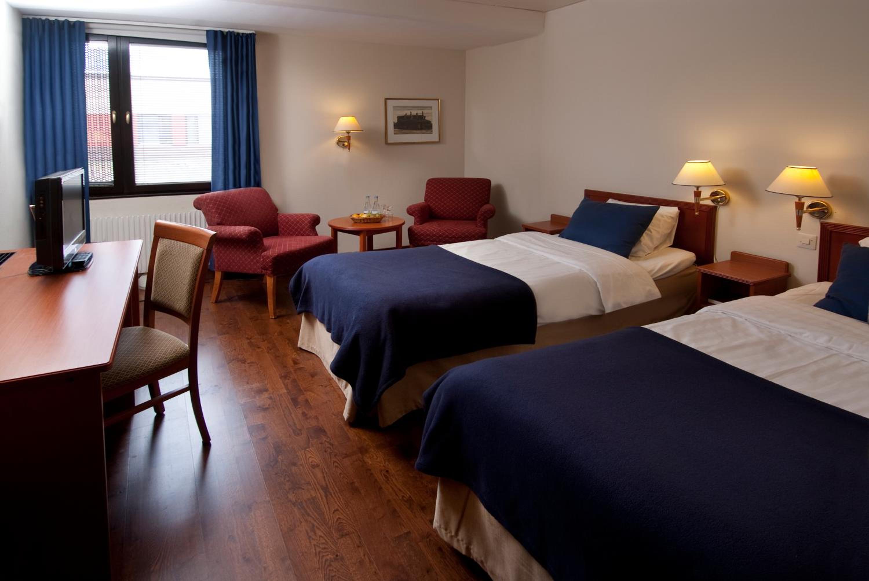 Twin Room - Photo 2