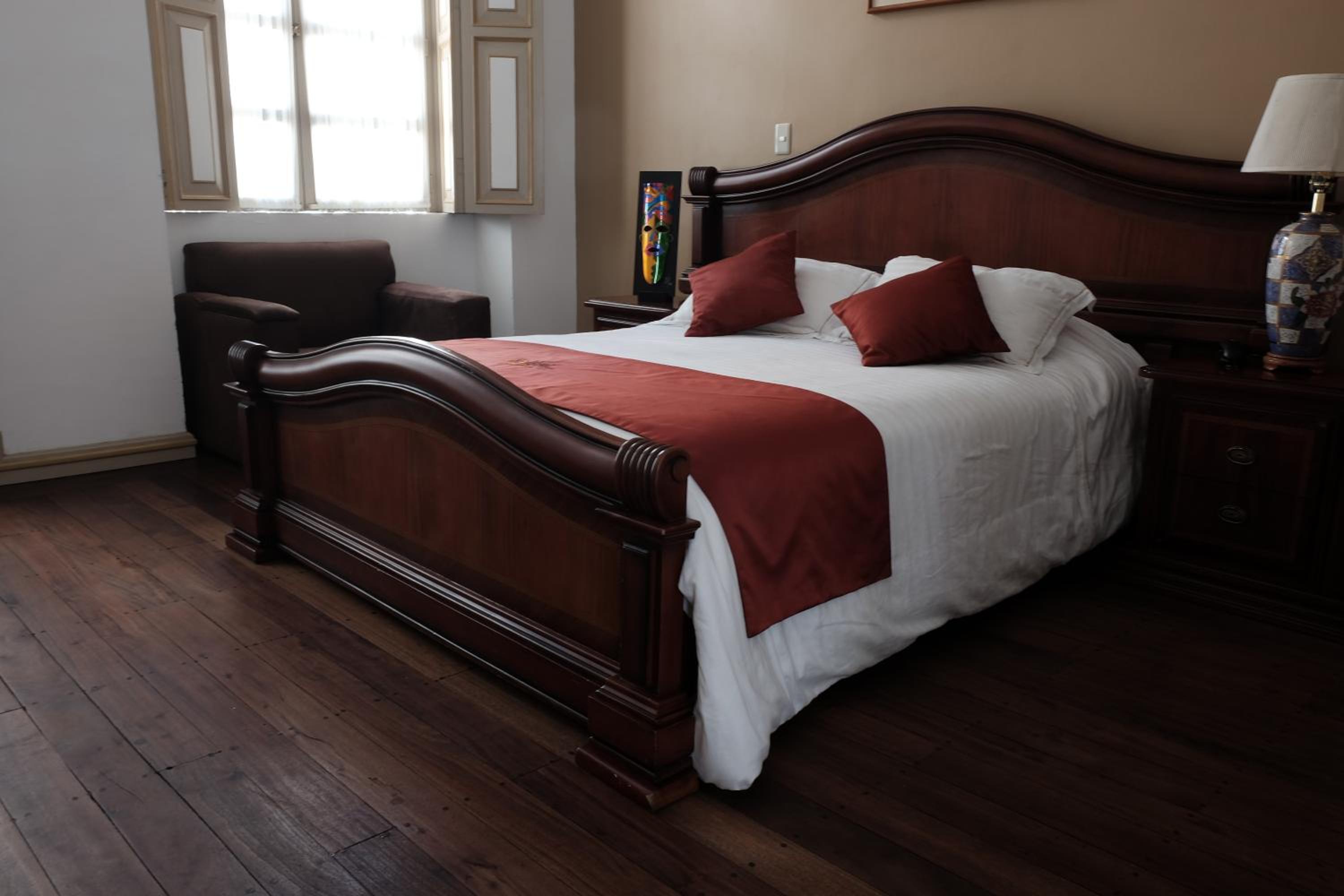 Deluxe Queen Room