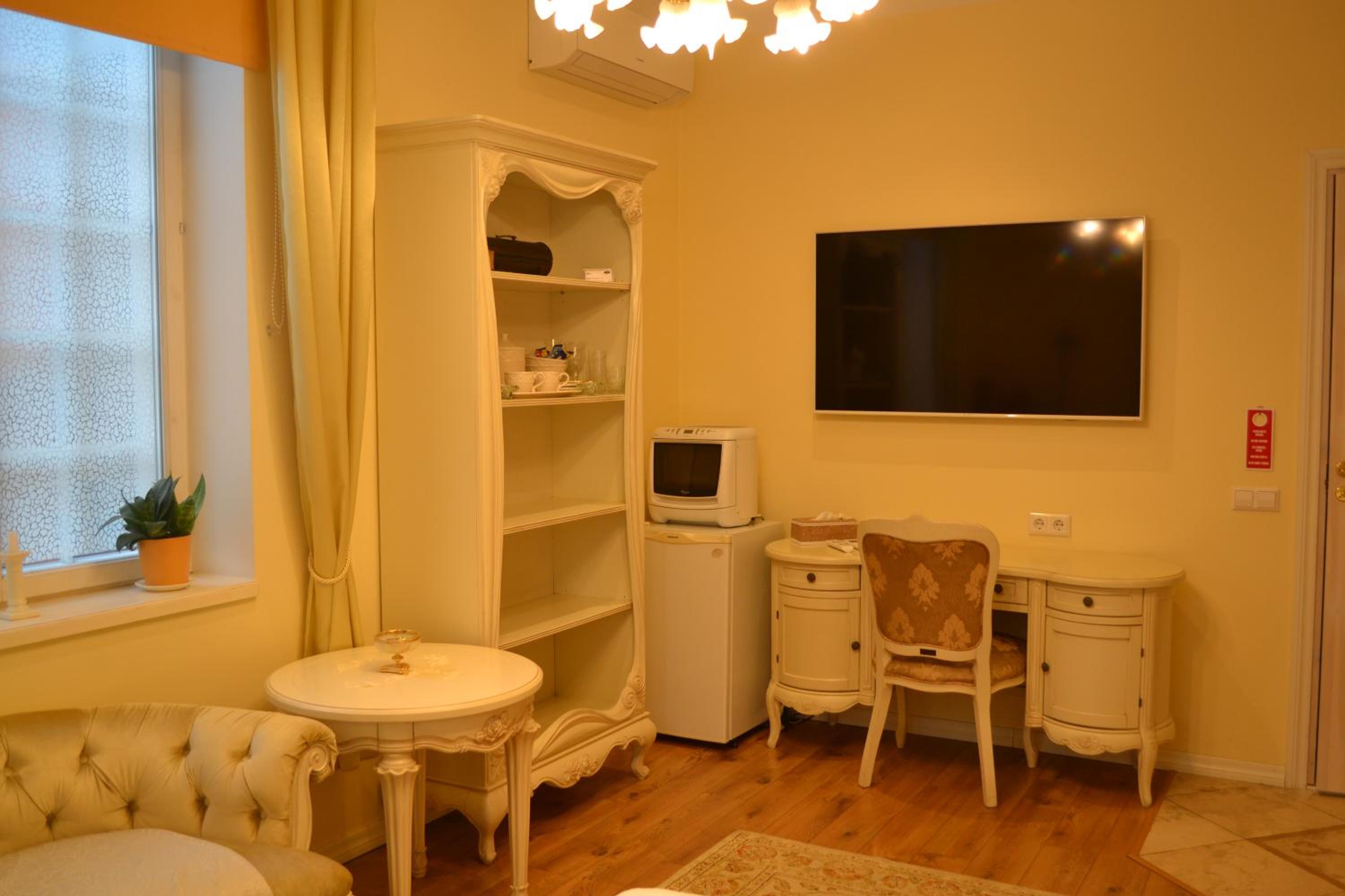 Double or Twin Room - Photo 5