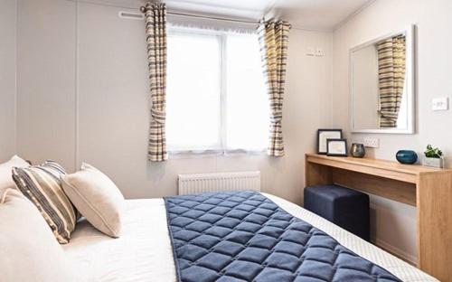 4 Berth Luxury Caravan Pet Free photo 1