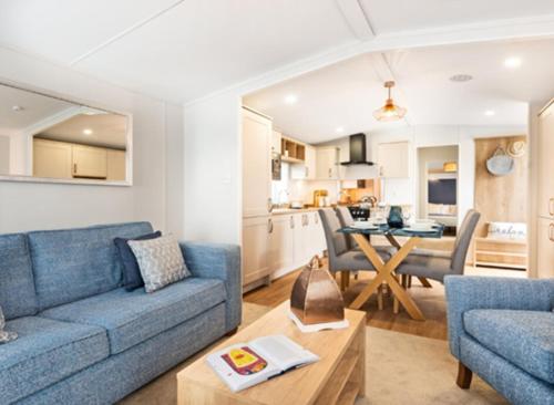 4 Berth Luxury Caravan Pet Free photo 2