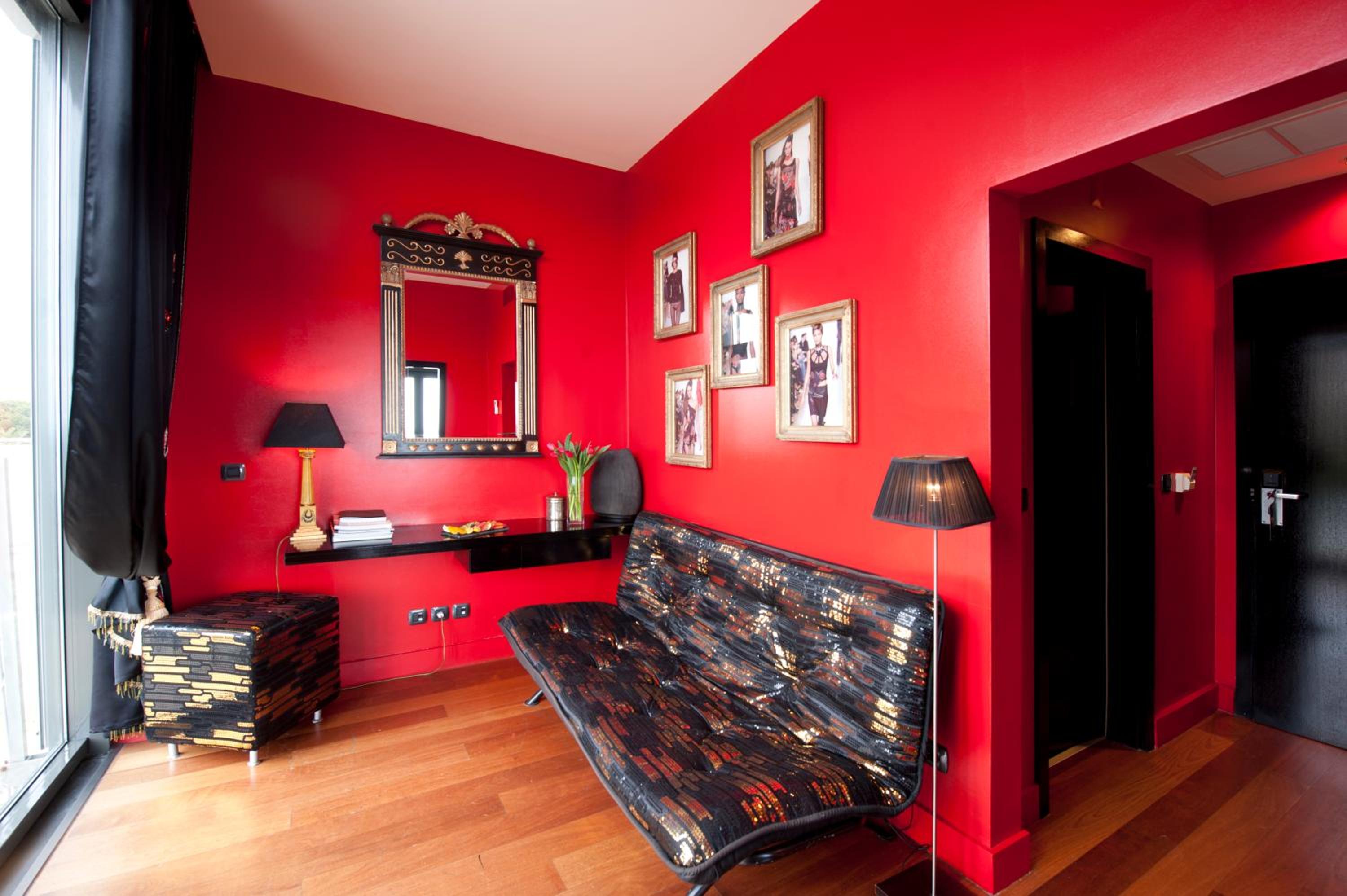Suite - Photo 2