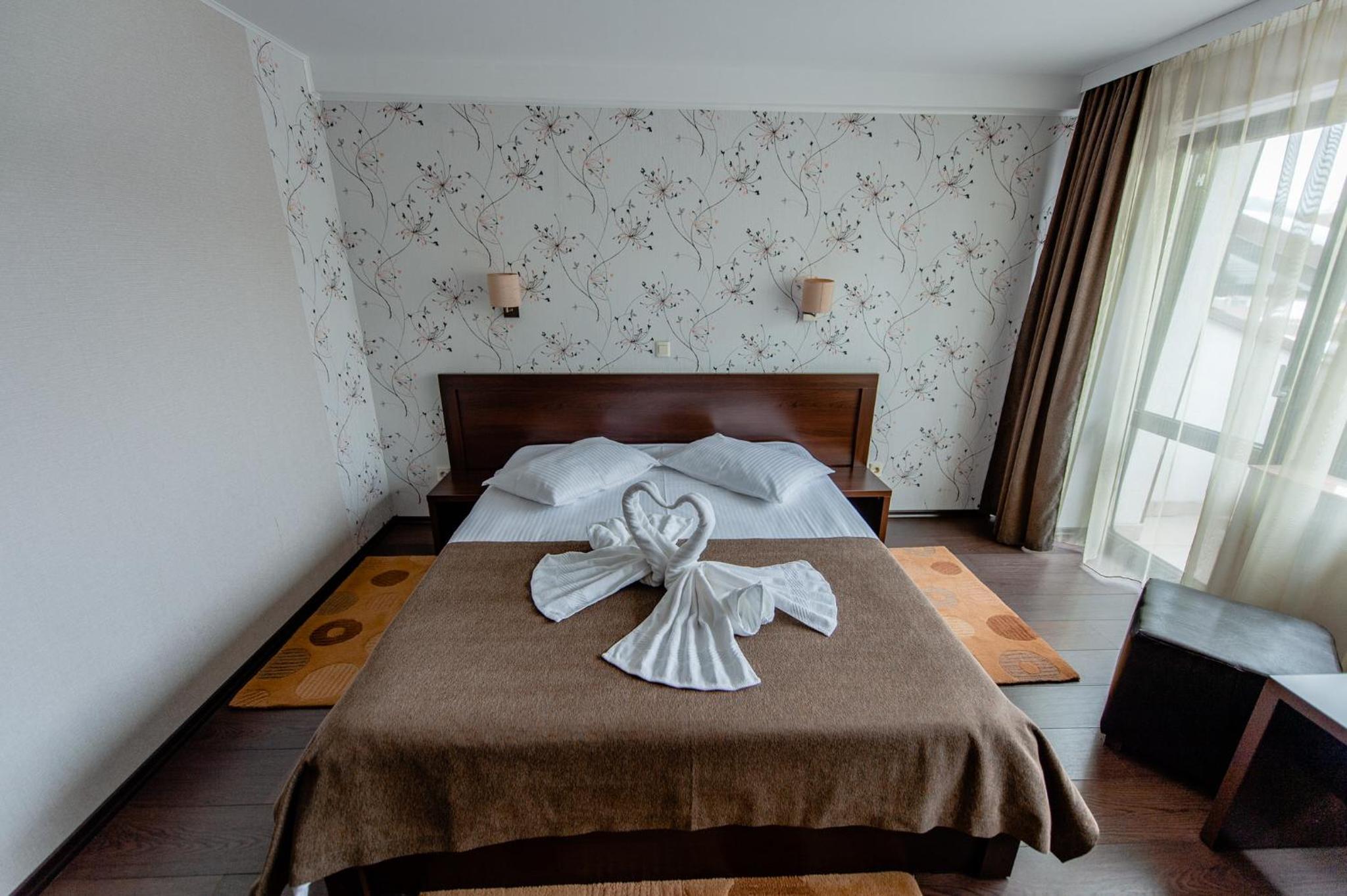 Deluxe Room - Photo 16