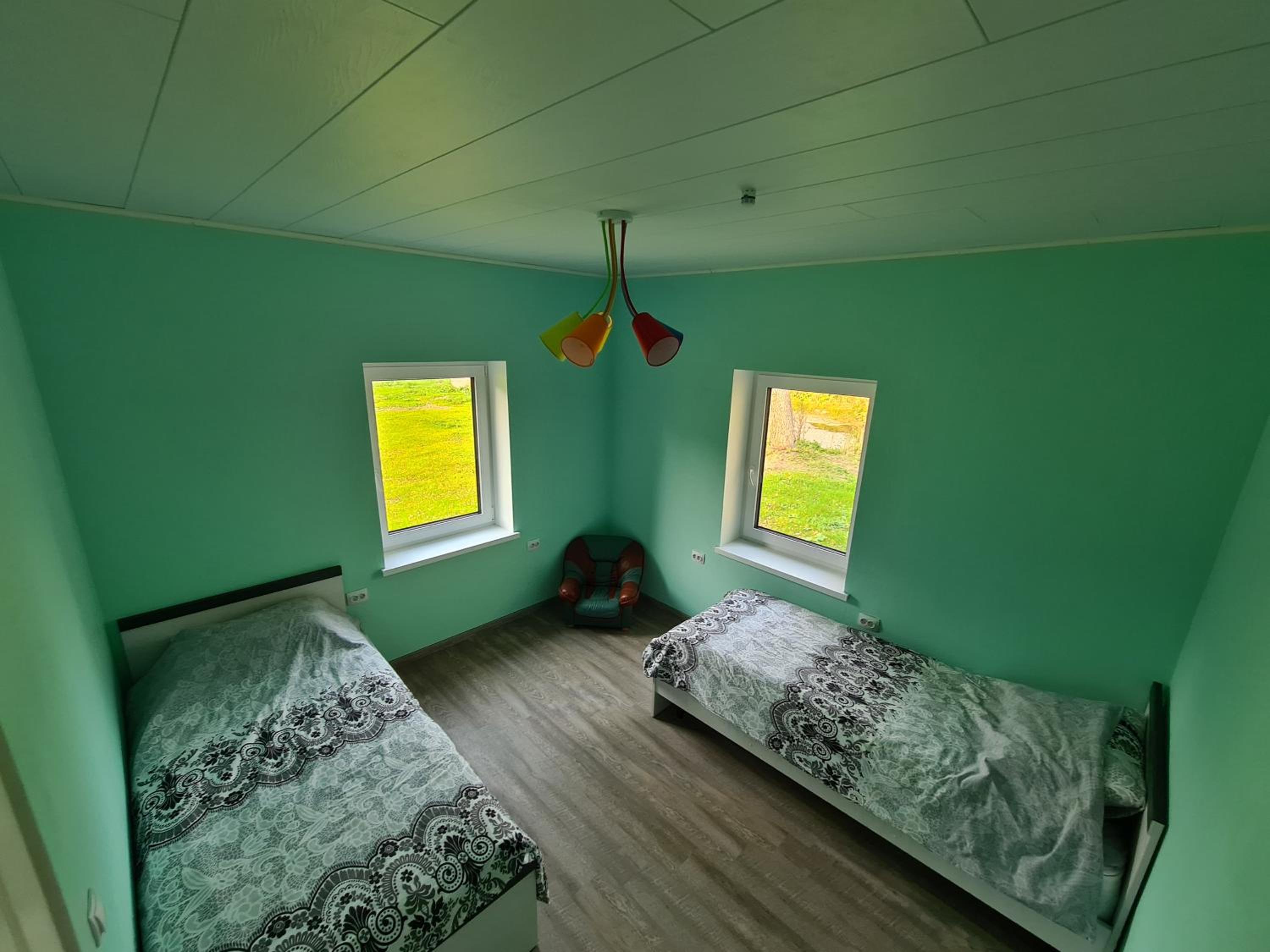 Five-Bedroom House photo 2