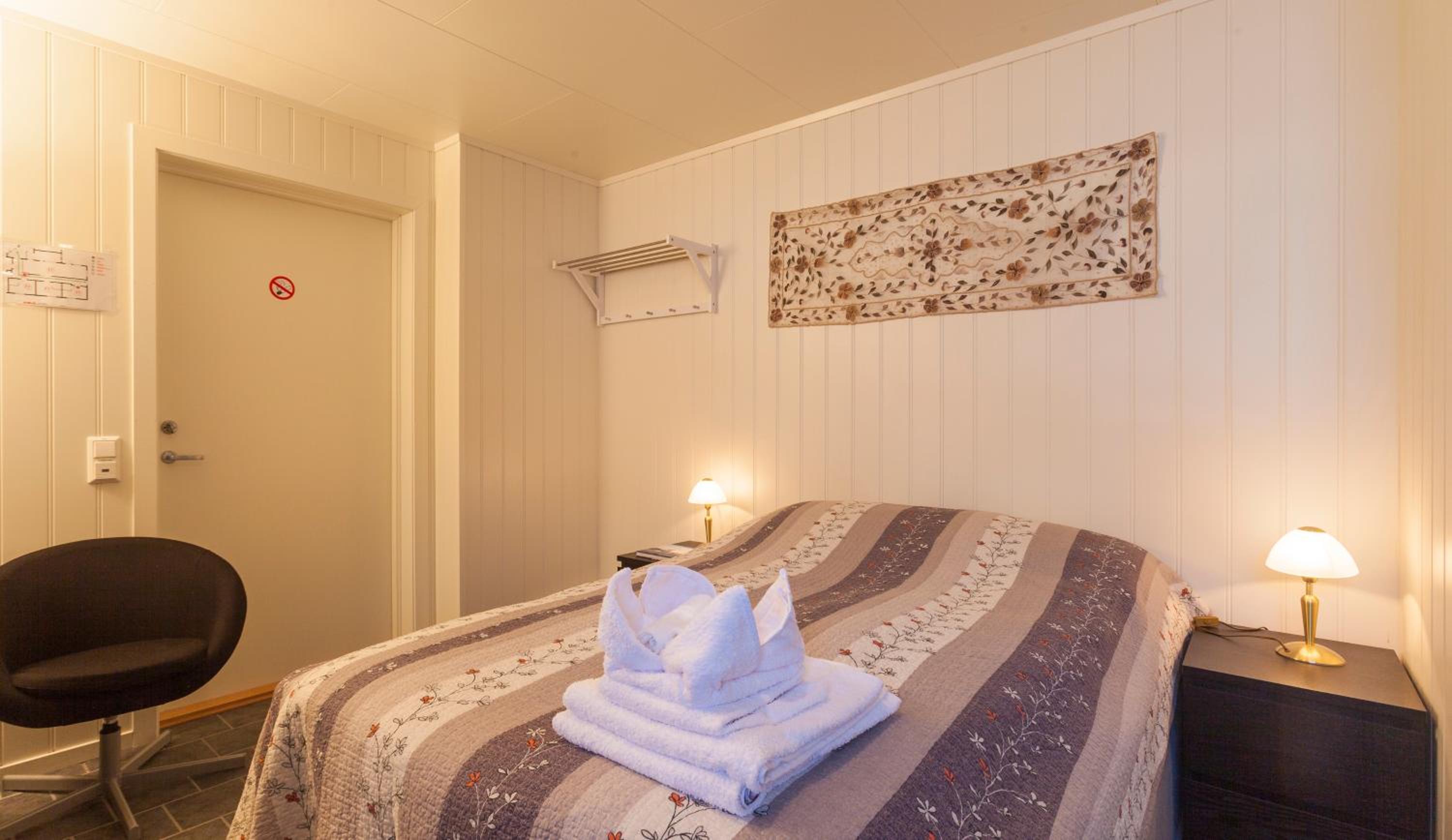 Large Double Room - Photo 2