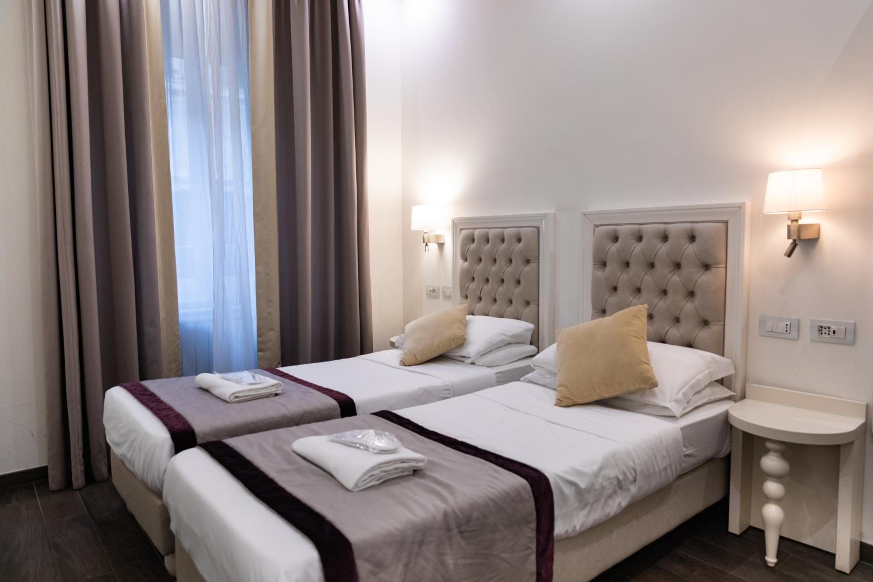 Double or Twin Room with Terrace photo 3