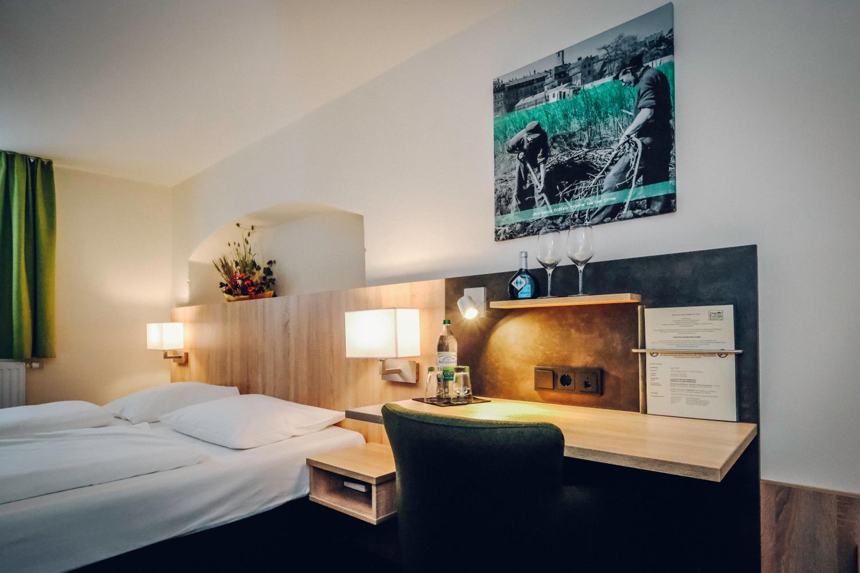 Double Room with Courtyard View - Photo 1