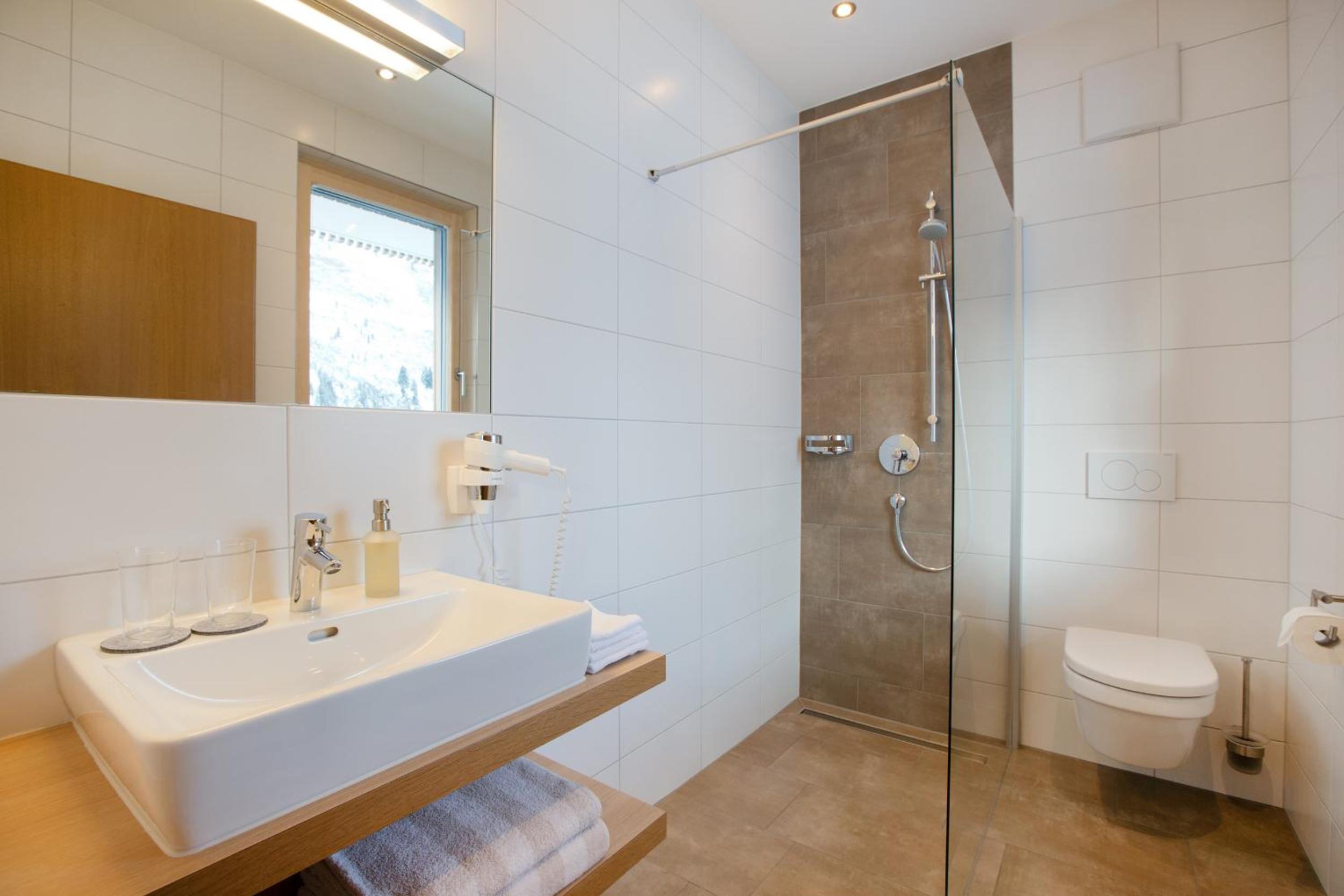 Comfort Two-Bedroom Apartment with Balcony R photo 3