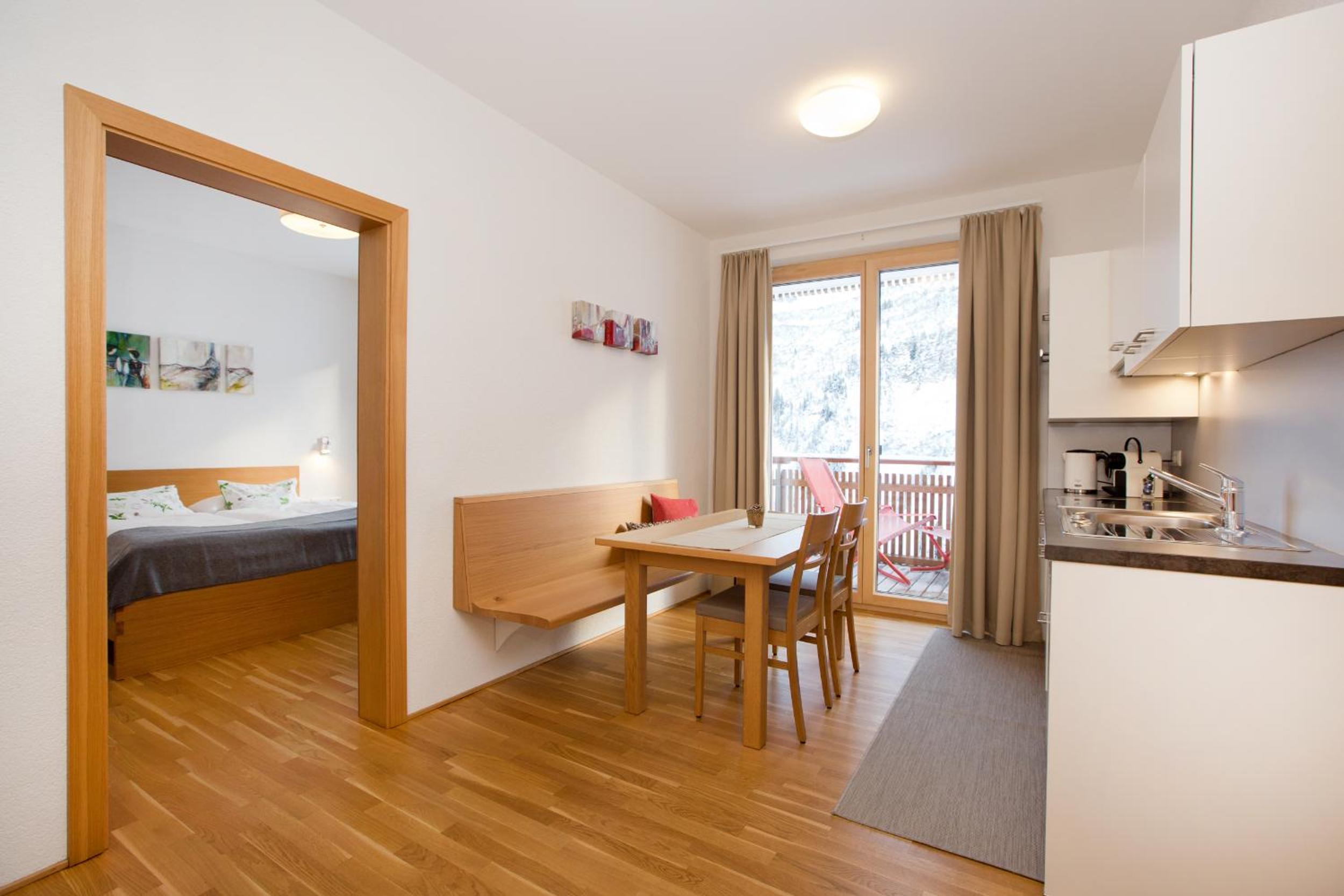 One-Bedroom Apartment with Balcony G photo 2
