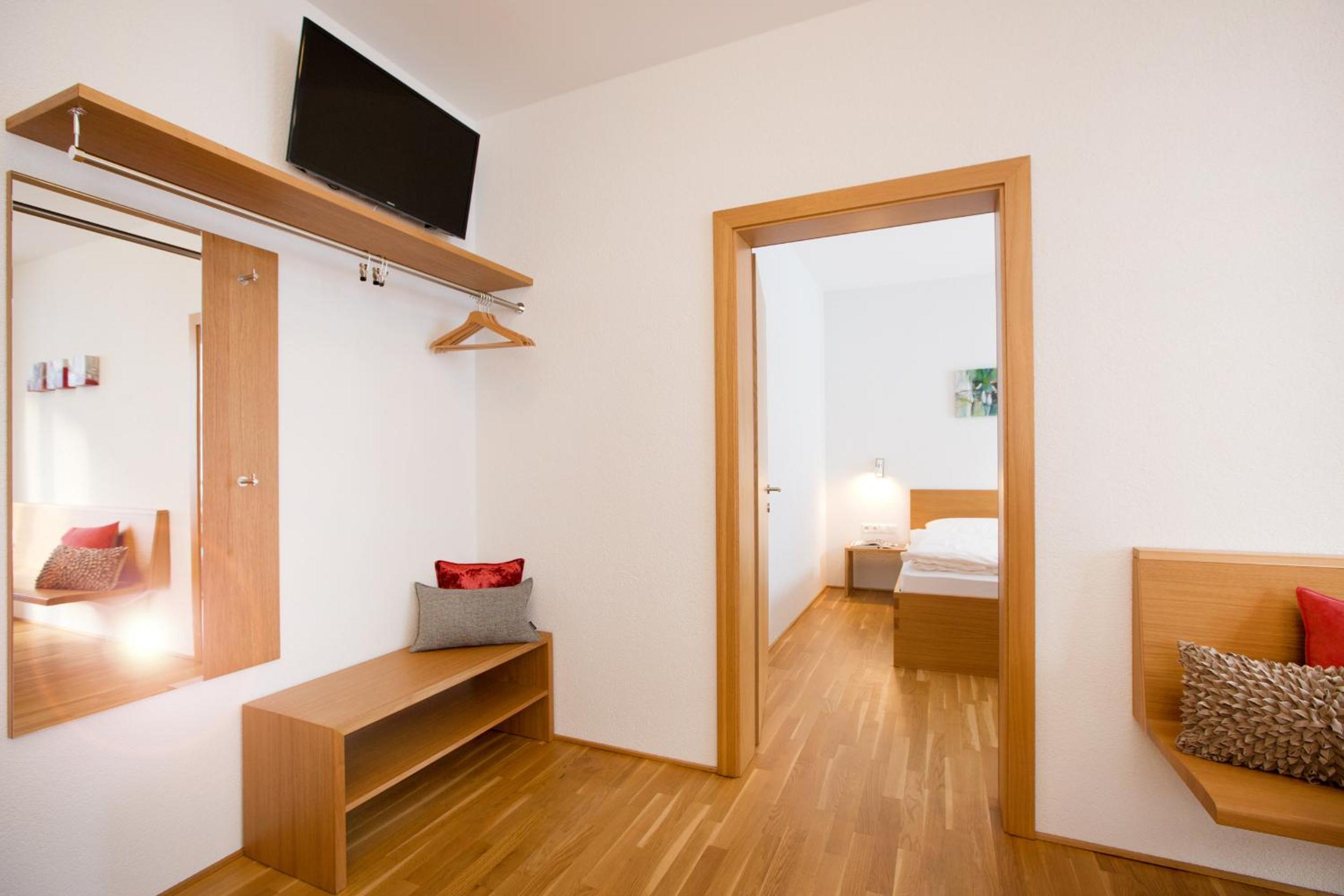 One-Bedroom Apartment with Balcony G photo 3
