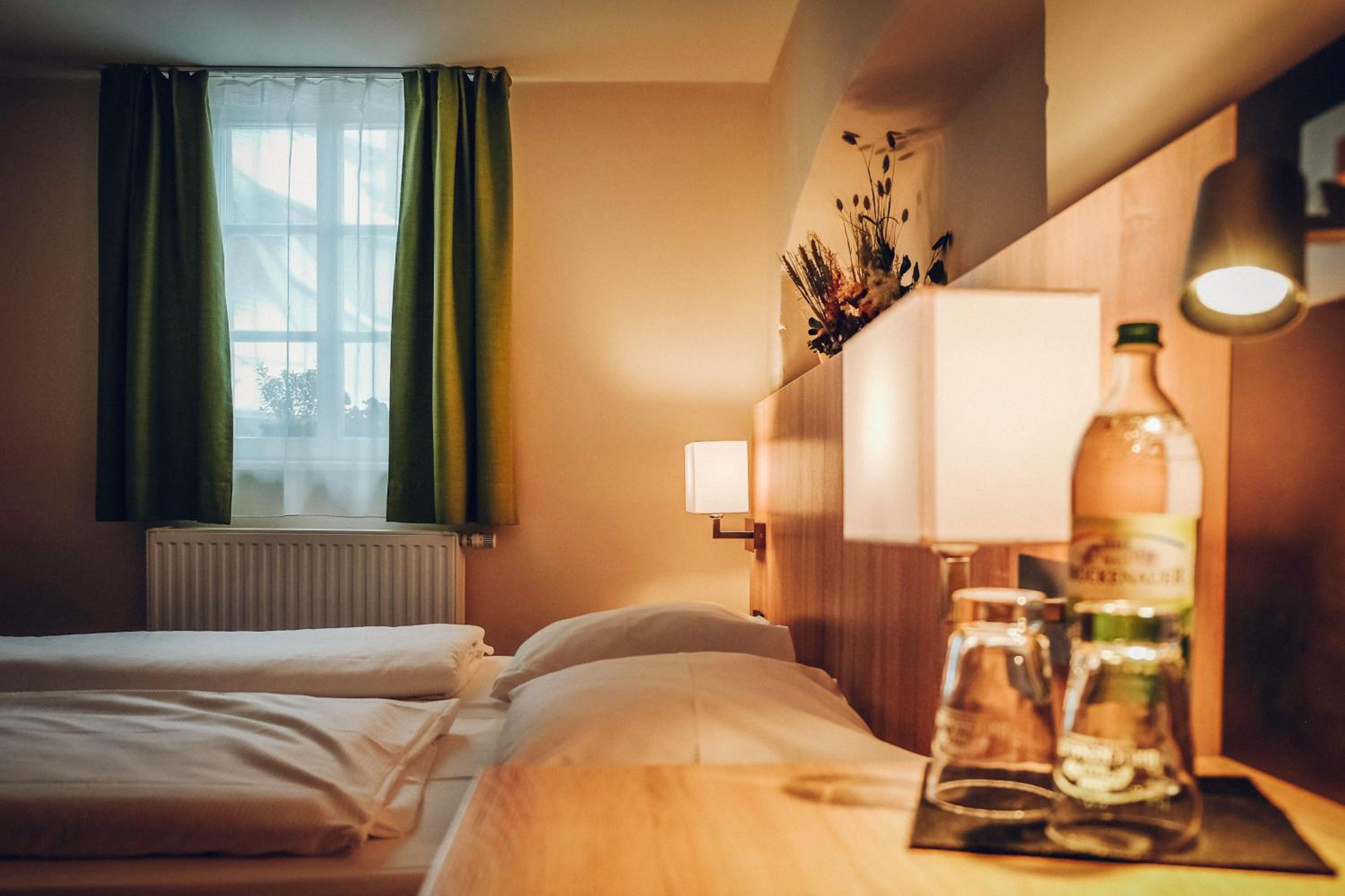 Double Room with Courtyard View - Photo 6