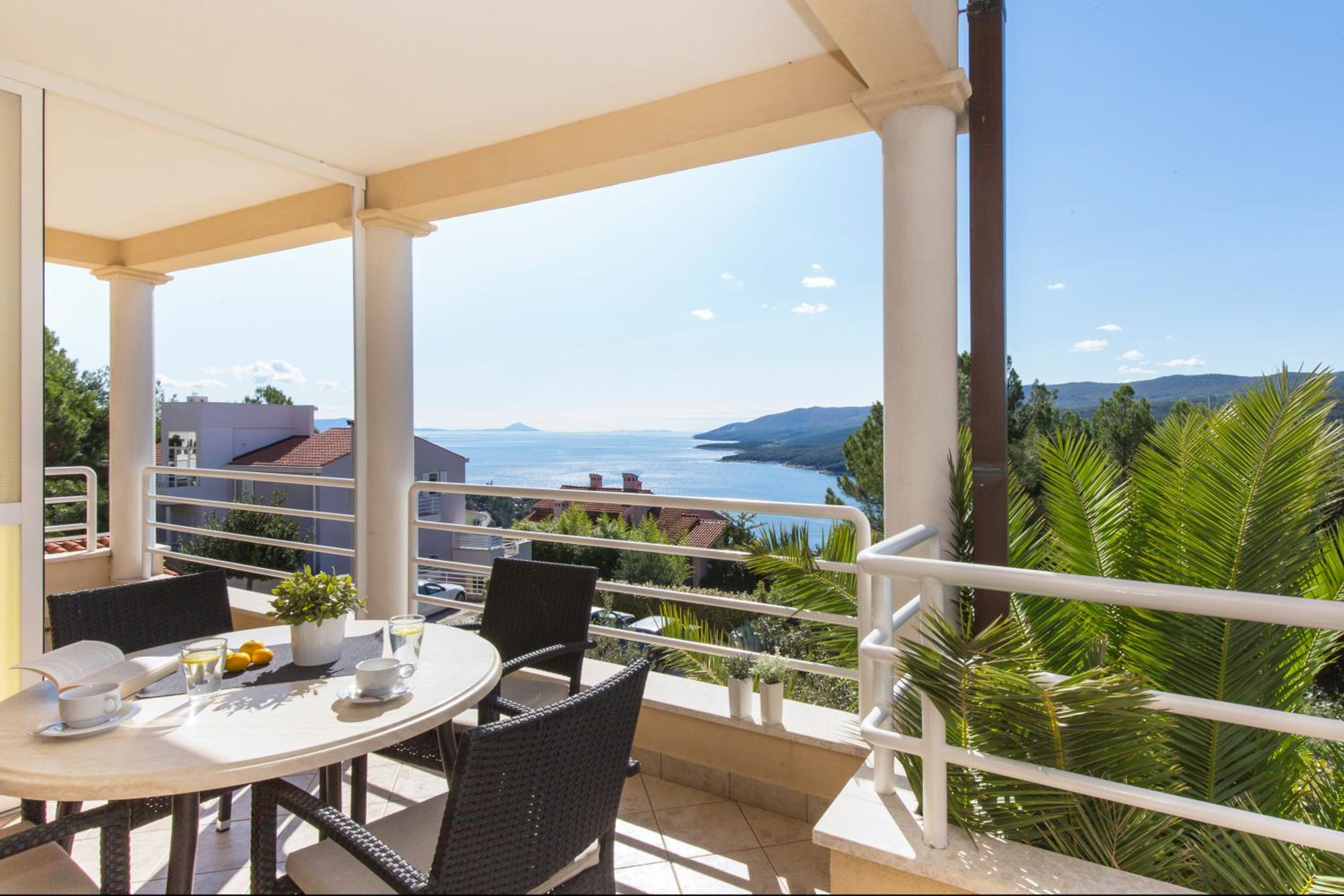 Apartment with Sea View