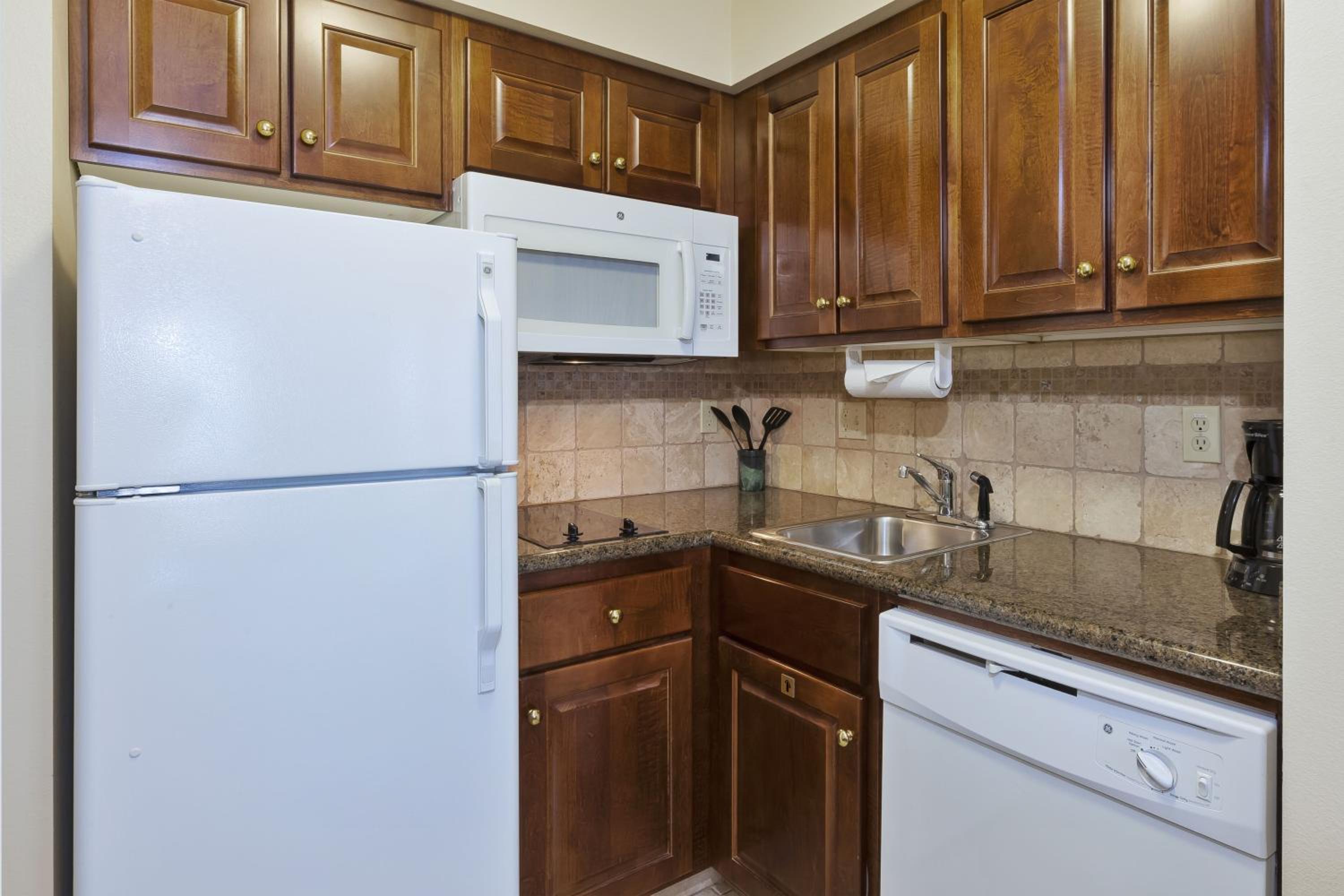 Studio Suite - Photo 2