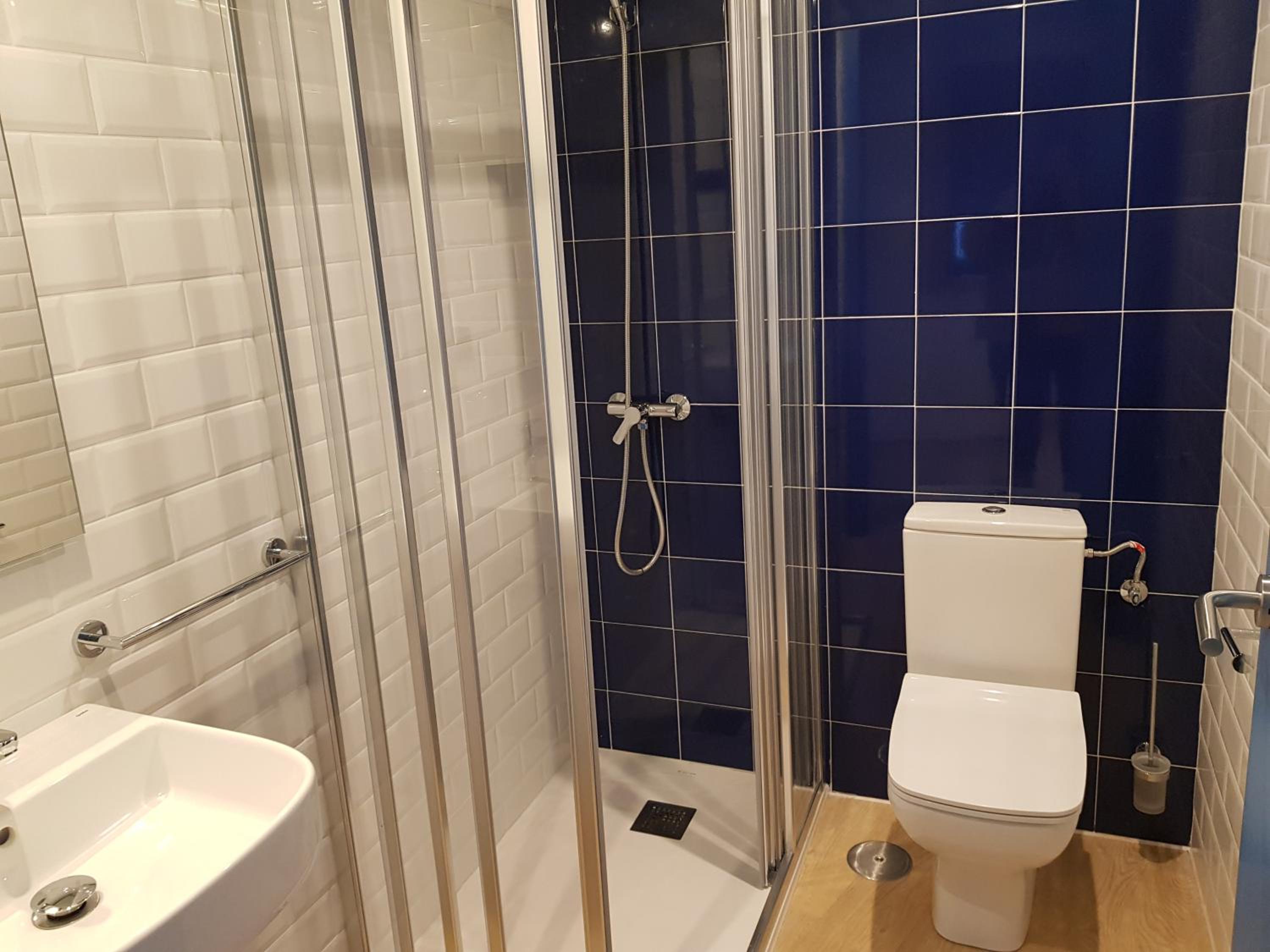 Standard Double or Twin Room - Photo 3