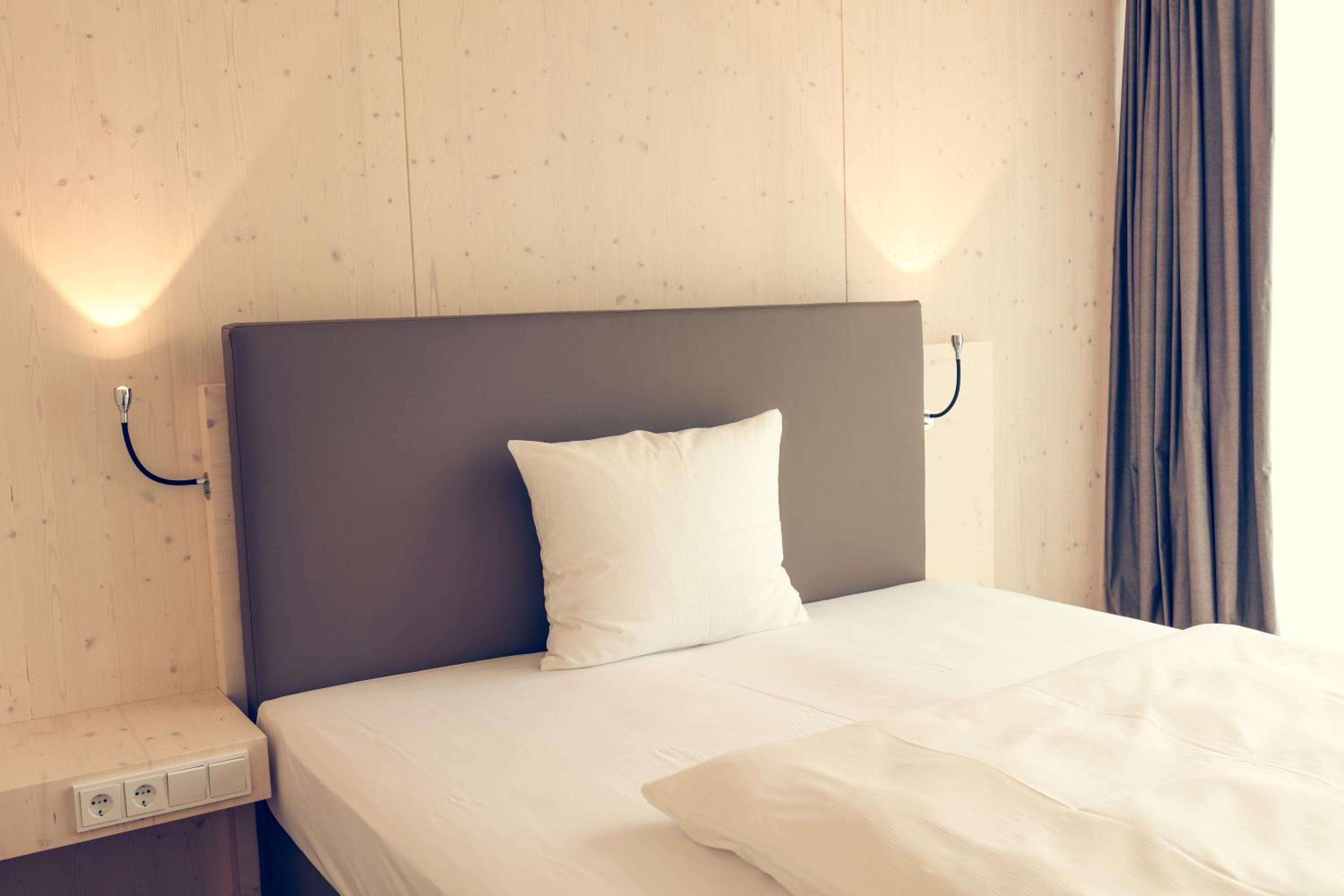 Standard Double Room - Photo 6