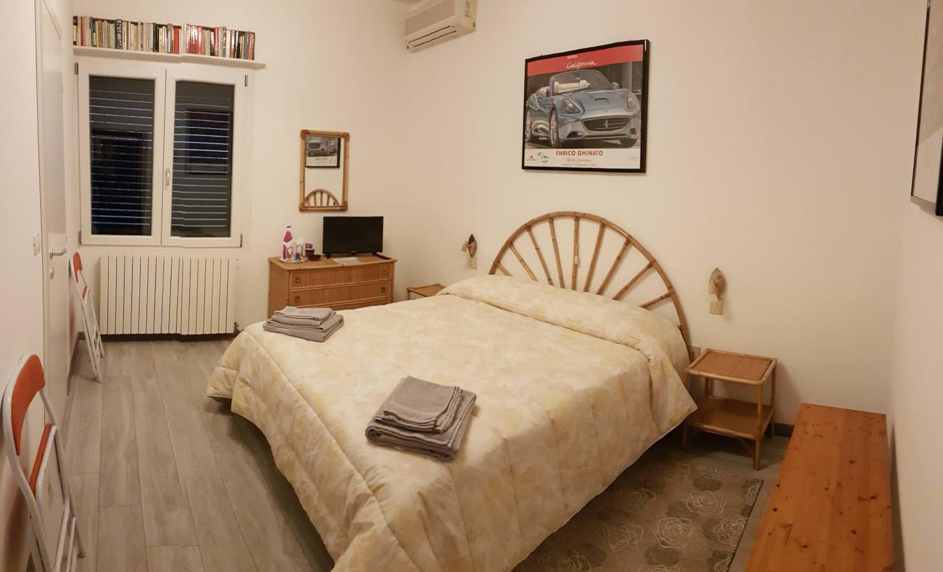 Double Room With Private Bathroom - Street View