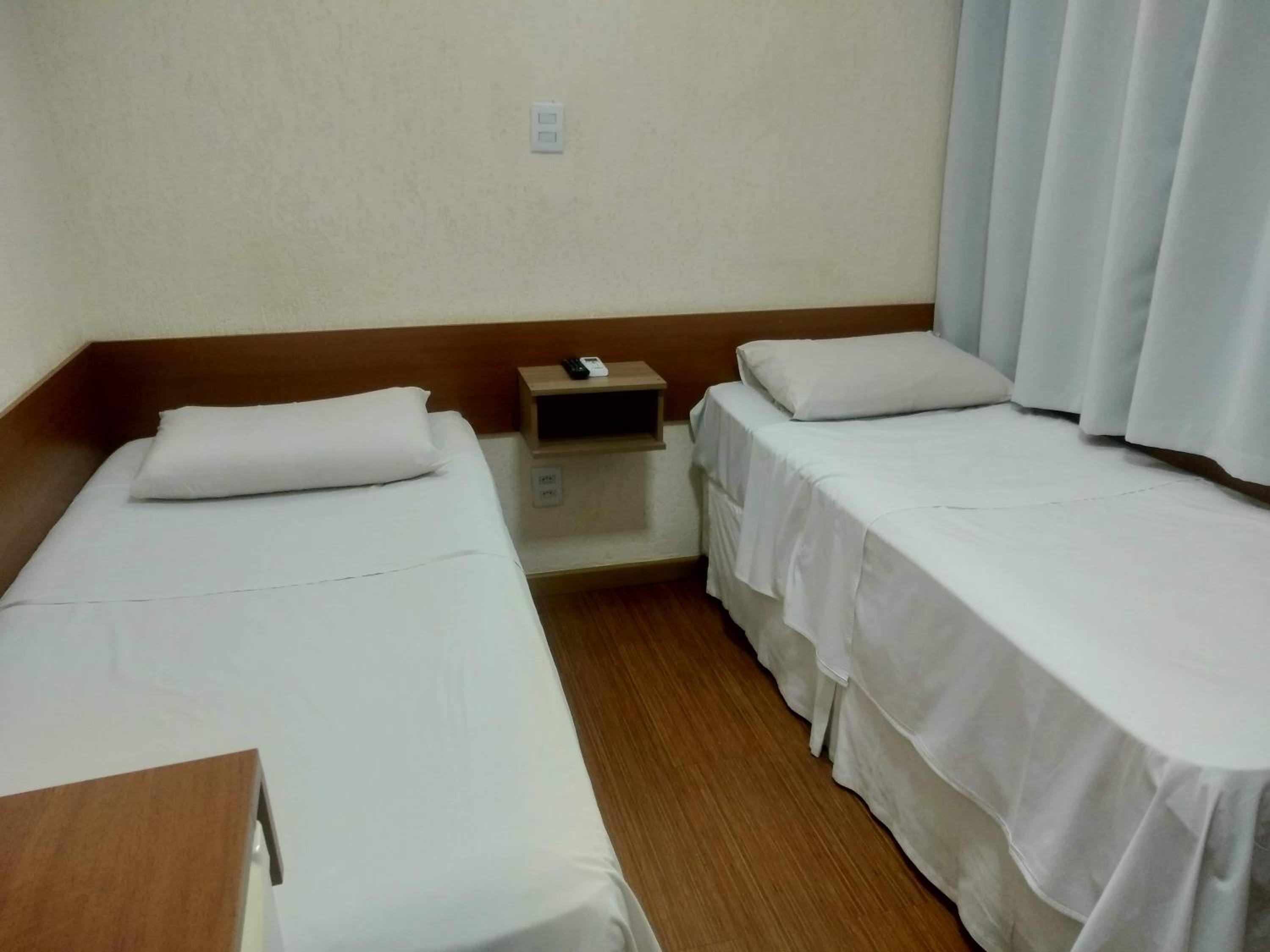 Standard Twin Room - Photo 1