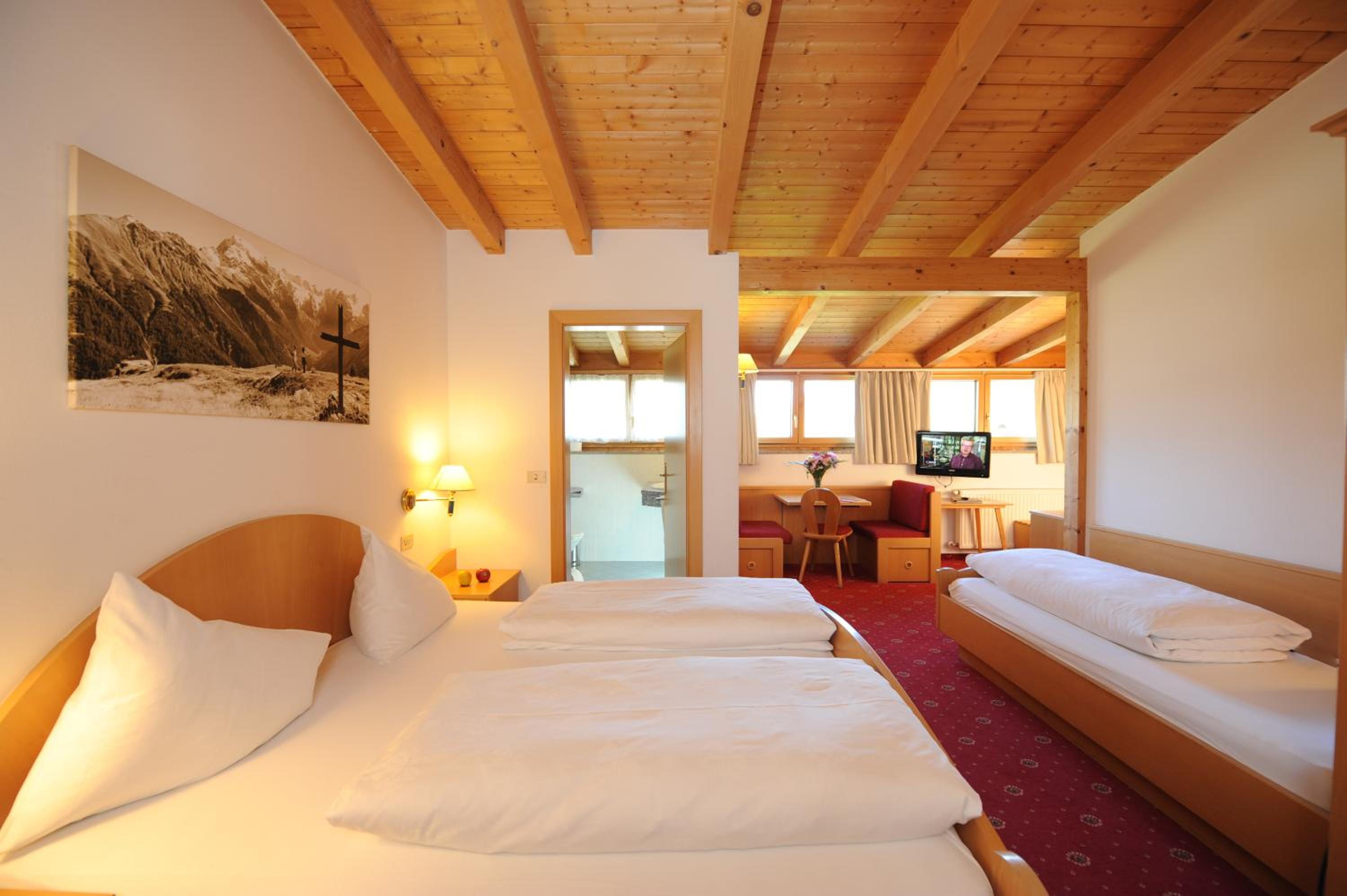 Classic Triple Room - Photo 1