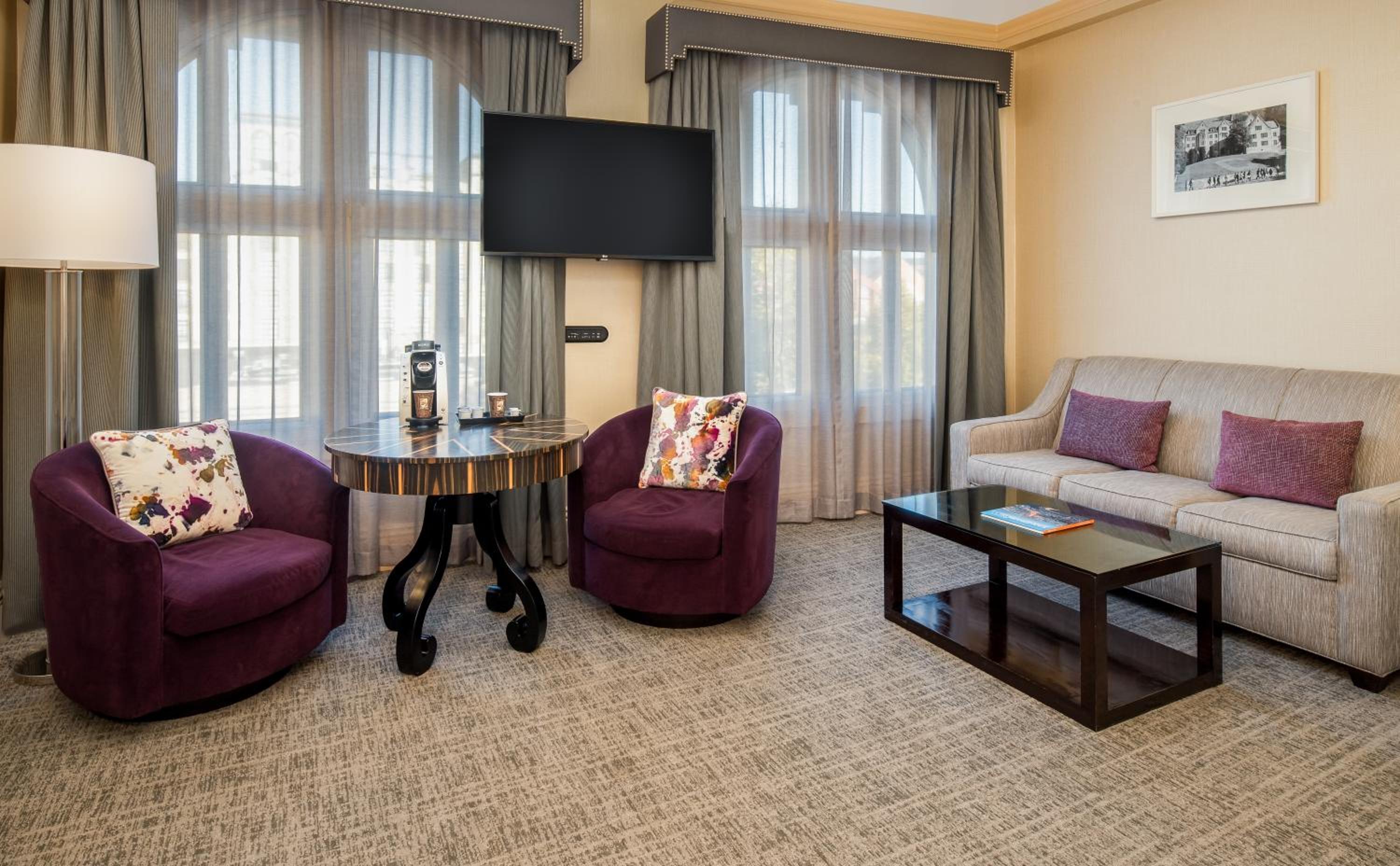 Shattuck Suite - Photo 3
