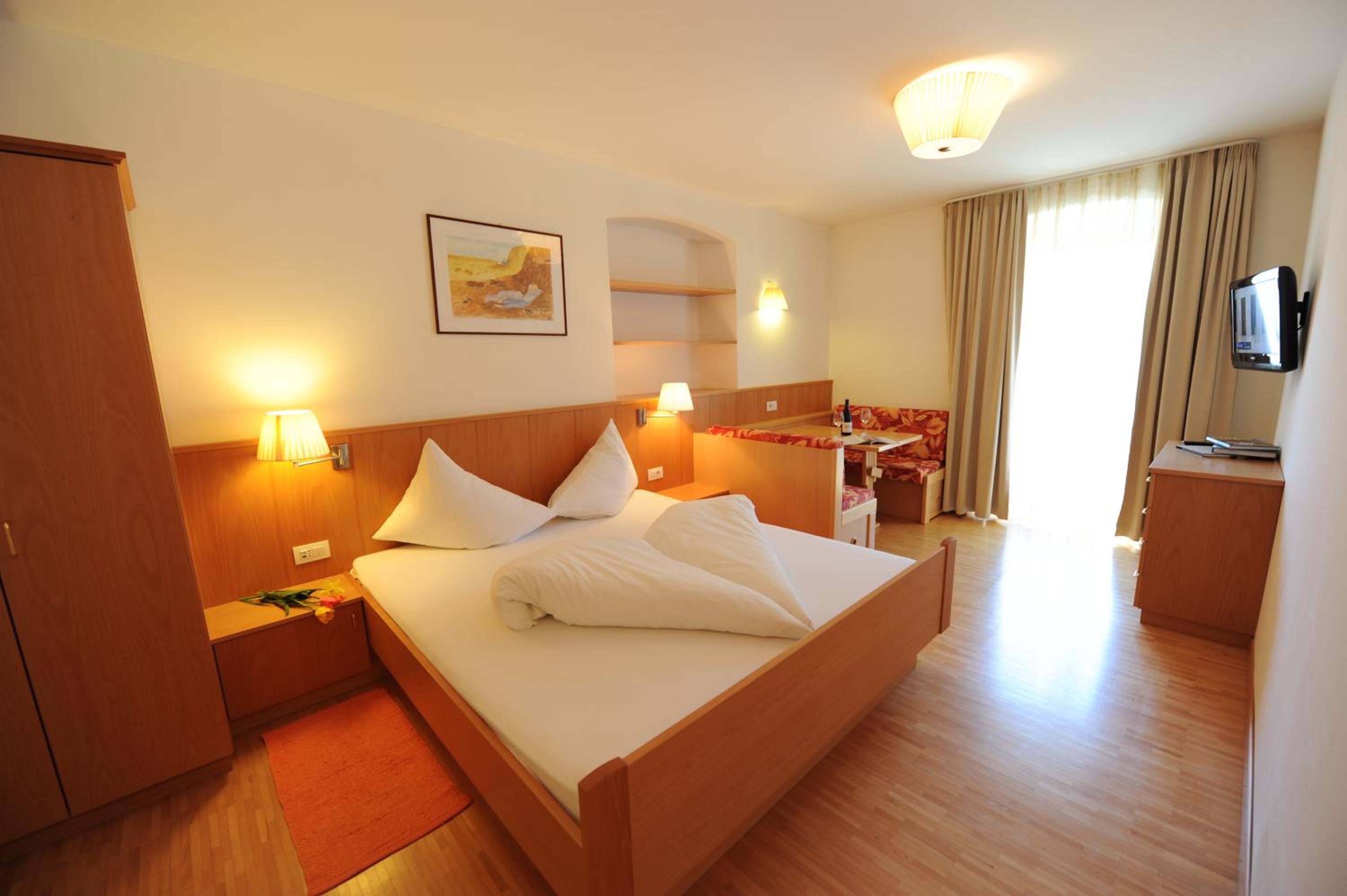 Deluxe Quadruple Room - Photo 1