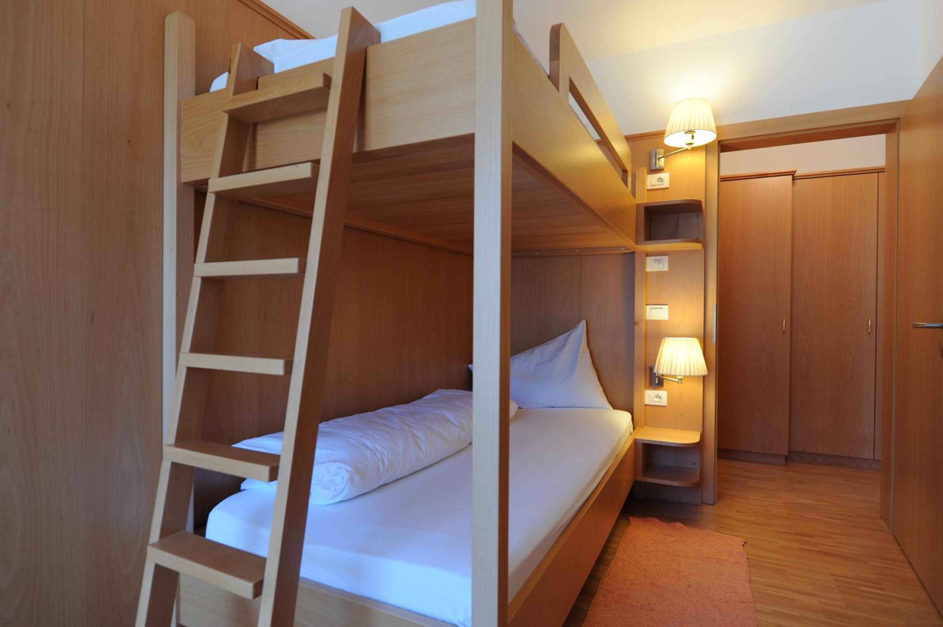 Deluxe Quadruple Room - Photo 3