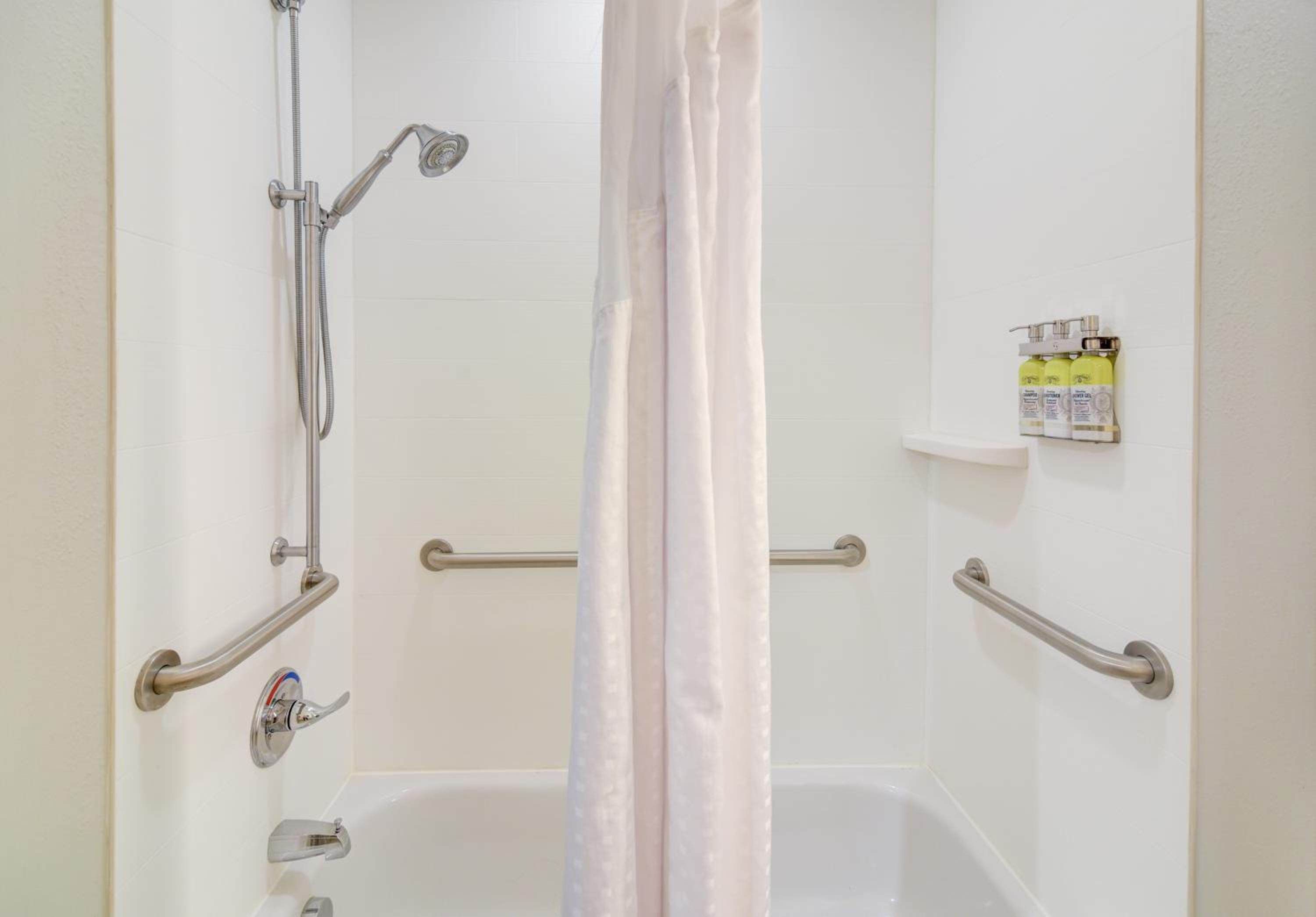 Standard King Room with Accessible Tub - Mobility Access - Photo 4
