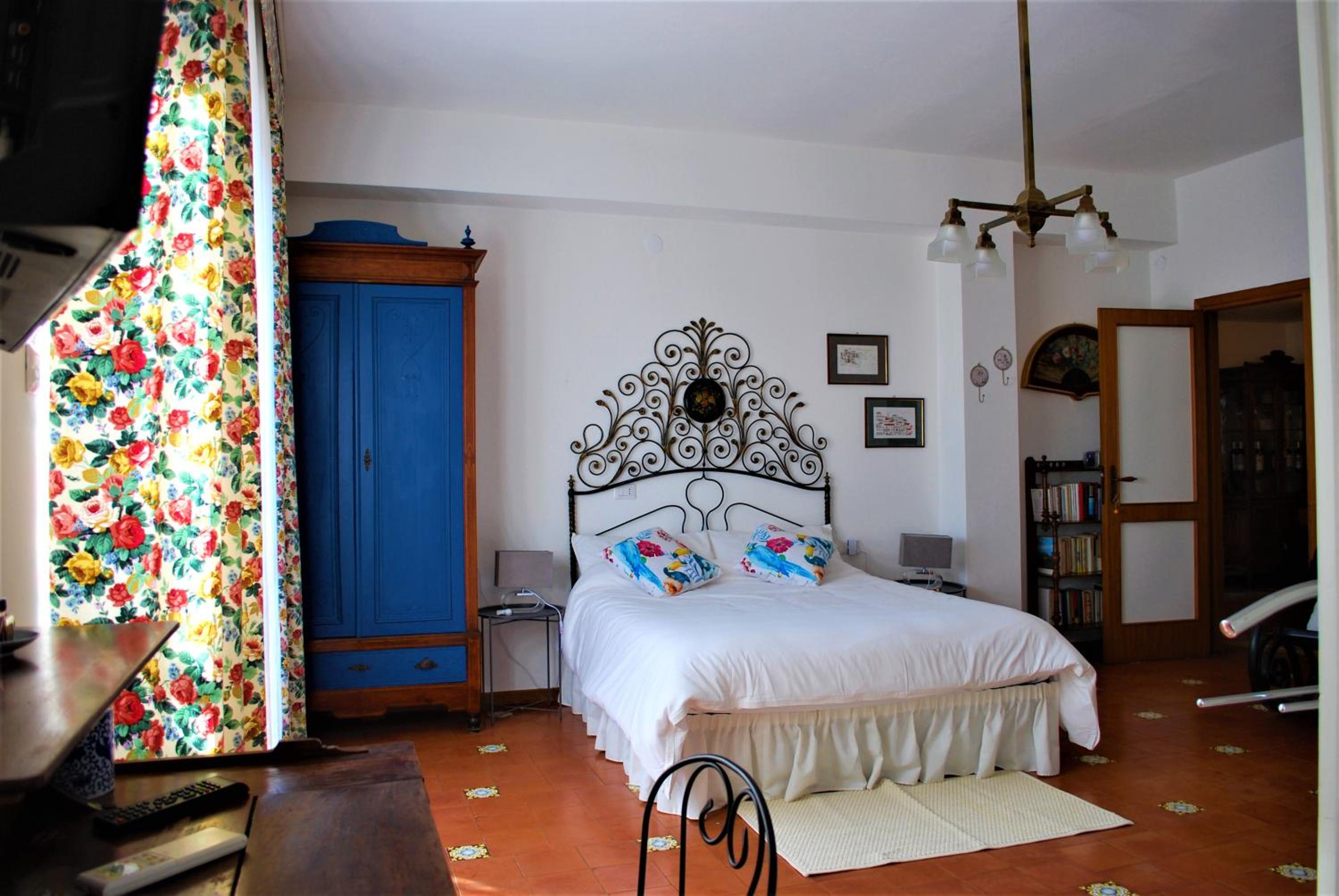 Deluxe Family Room - Photo 17