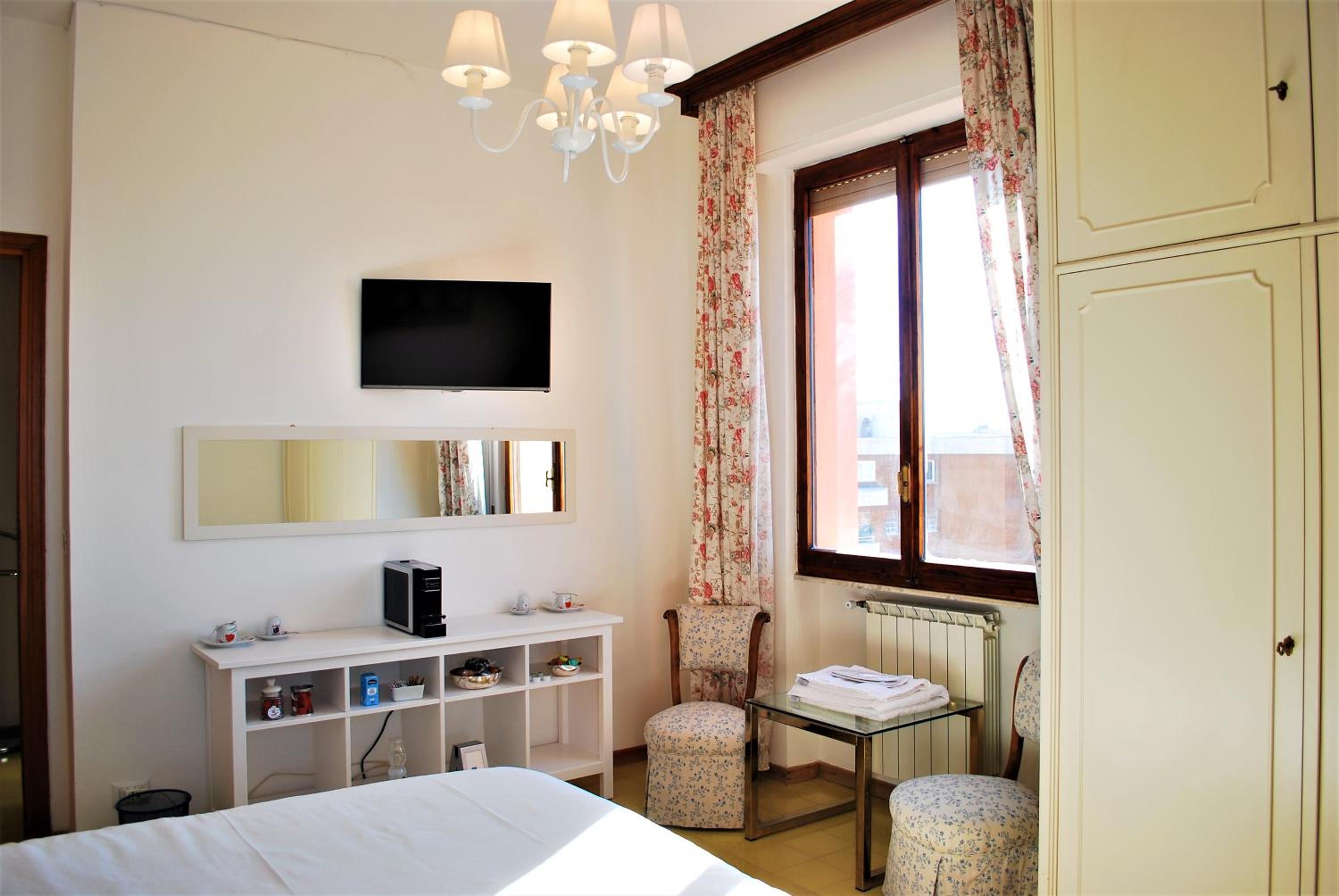 Deluxe Double or Twin Room - Photo 1