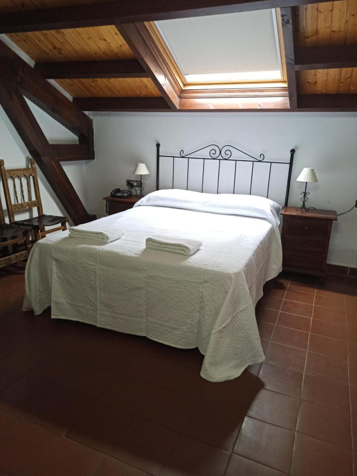 Double or Twin Room photo 2