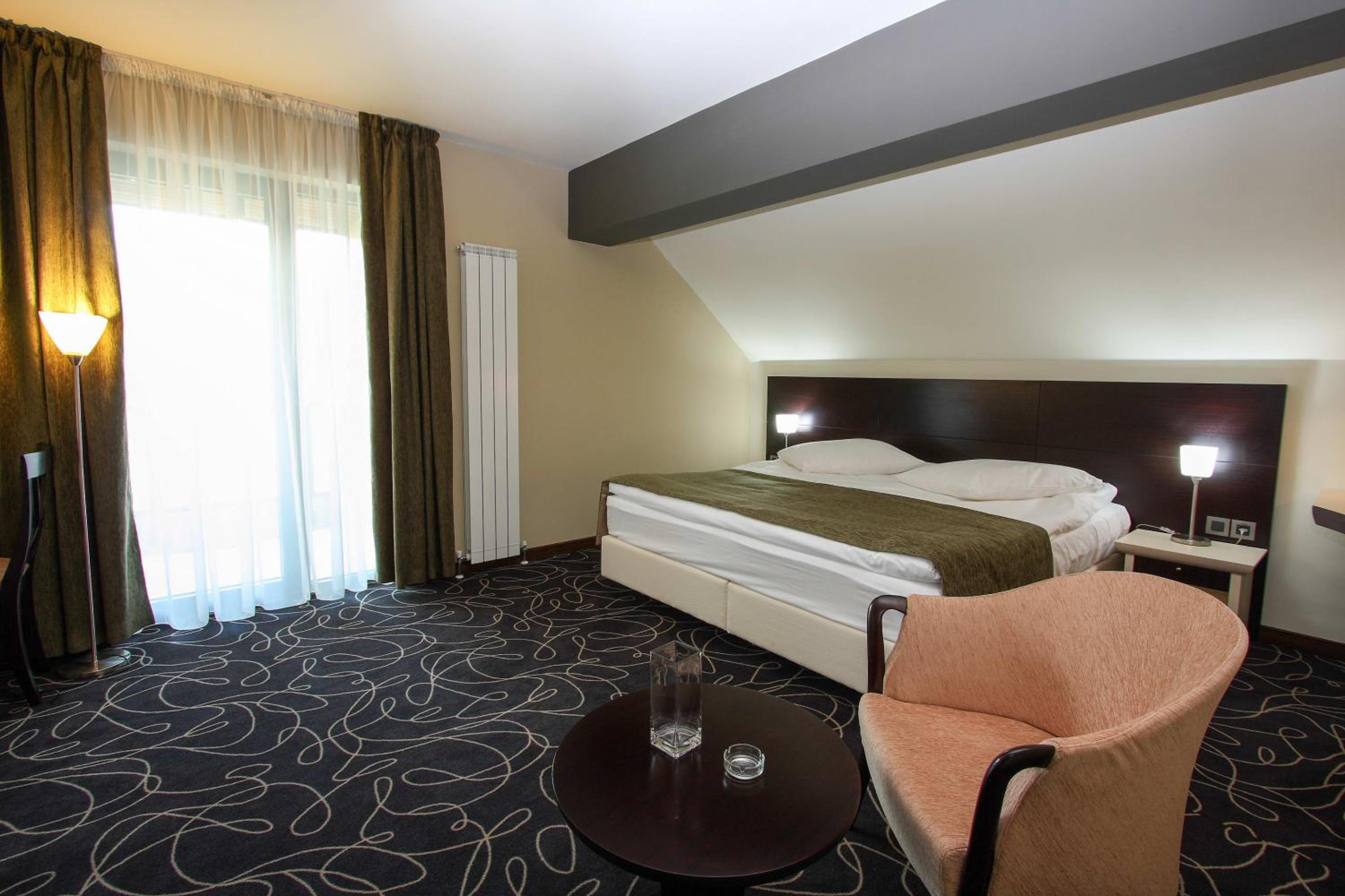 Deluxe King Room - Photo 1