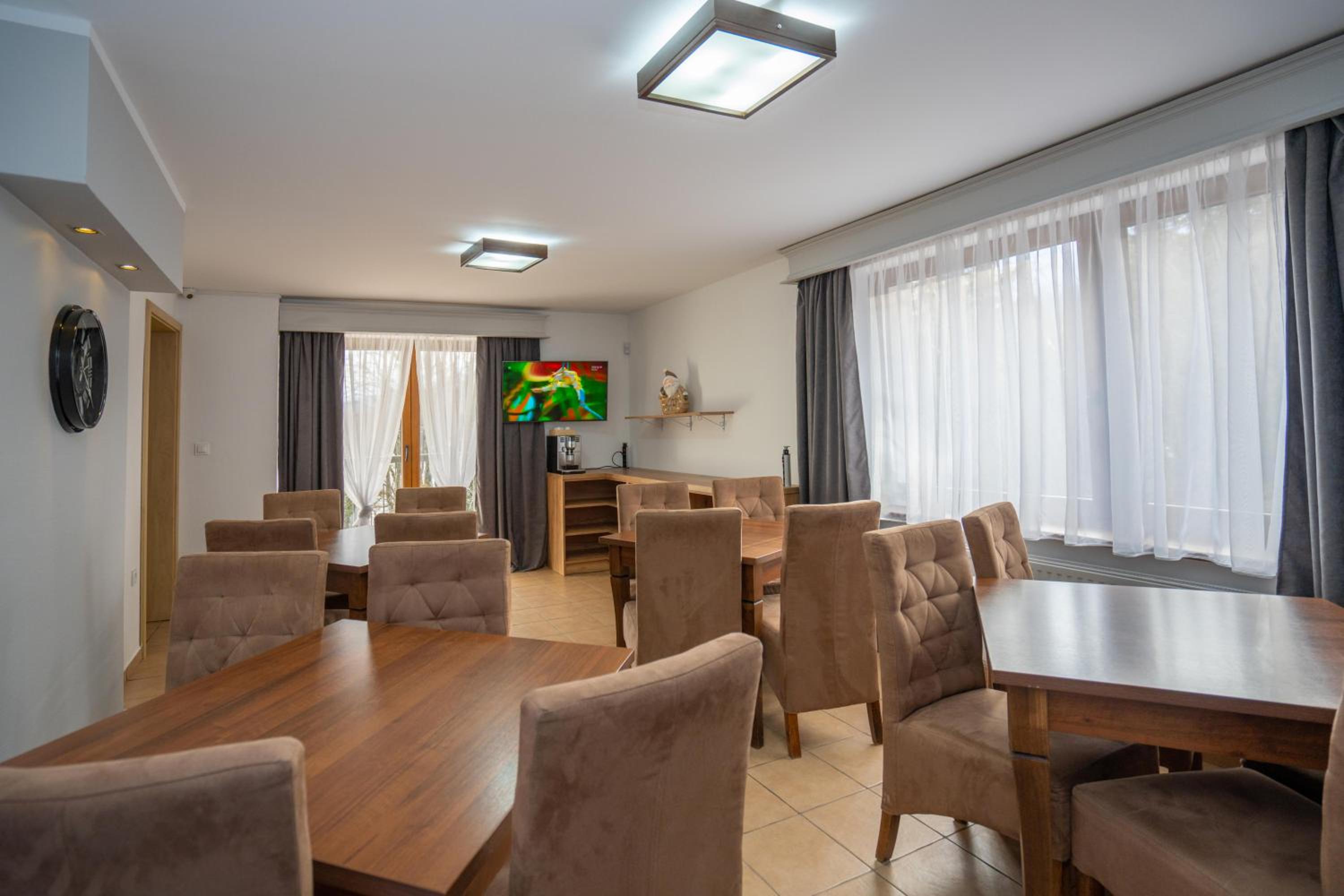 Triple Room with Private Bathroom - Photo 4