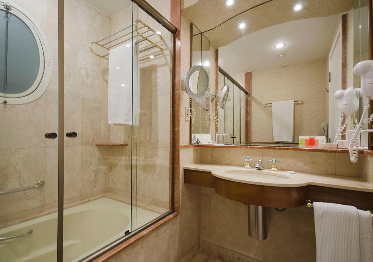 Superior Queen Suite