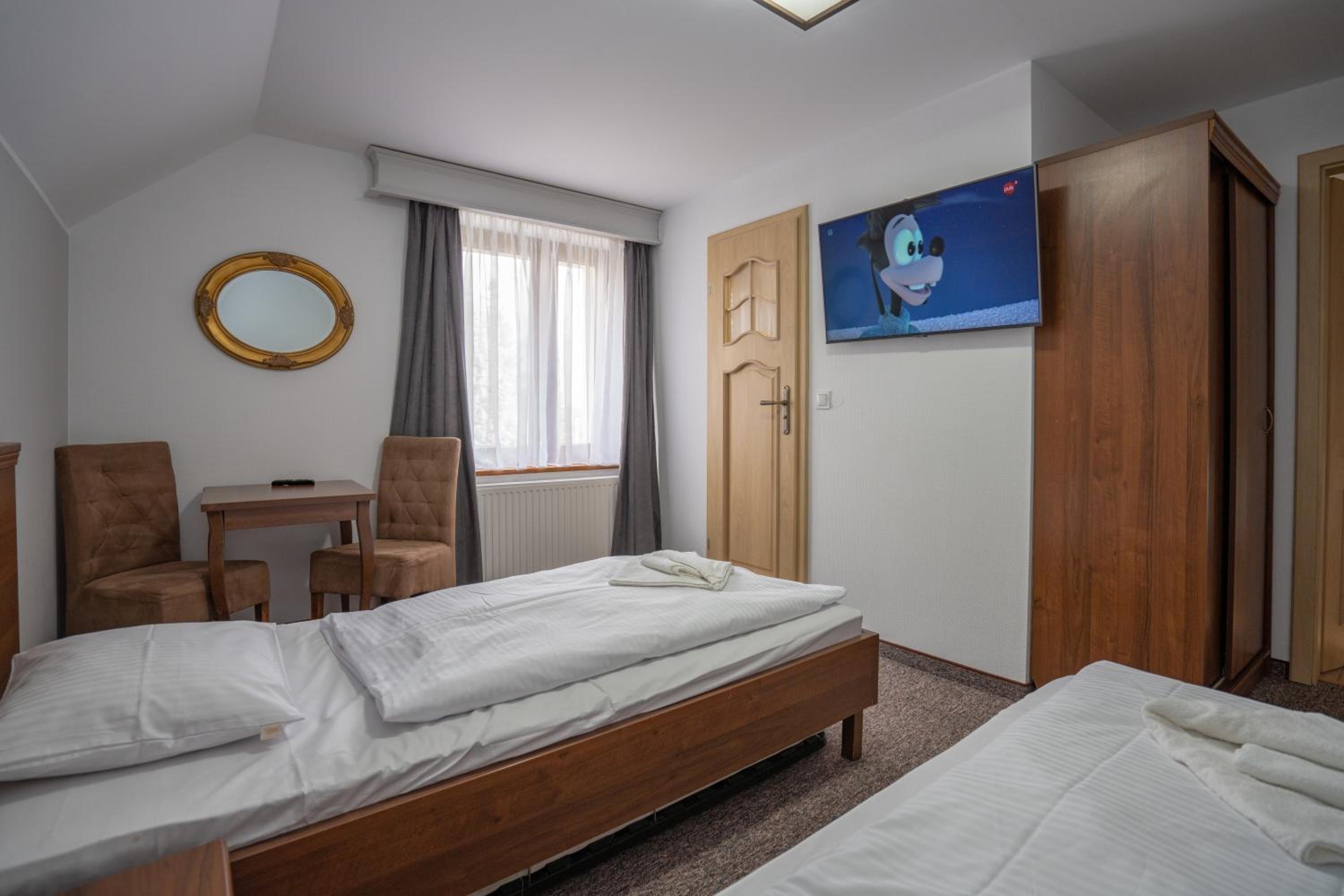 Triple Room with Private Bathroom - Photo 1