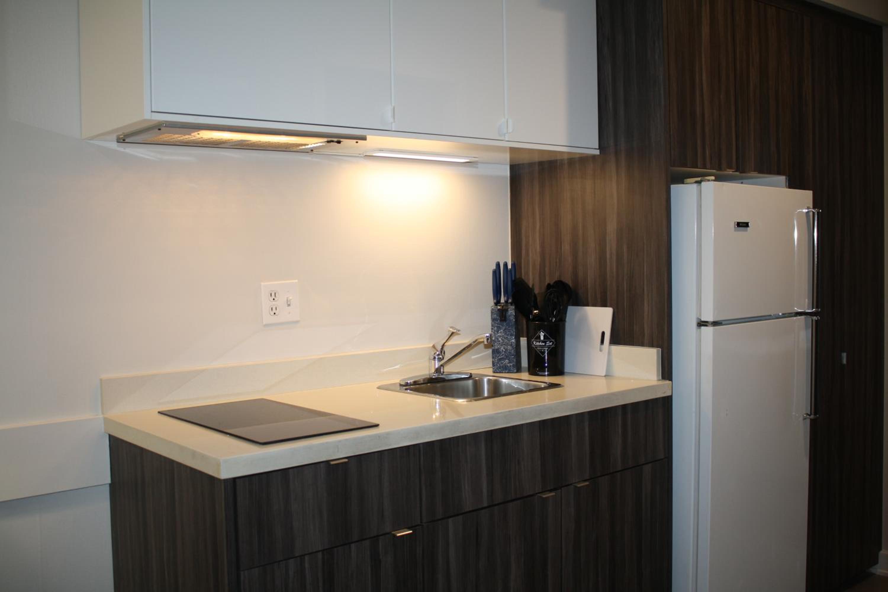 Full Kitchen Suite photo 3
